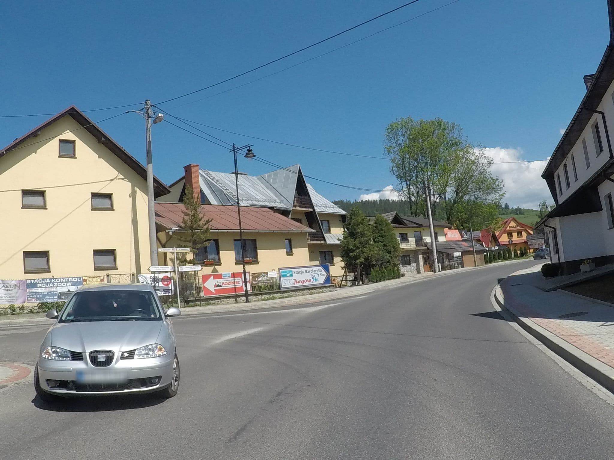 Street view near Dworek nad Białką, Czarna Góra — © chrisbeddow (CC BY-SA · Mapillary)