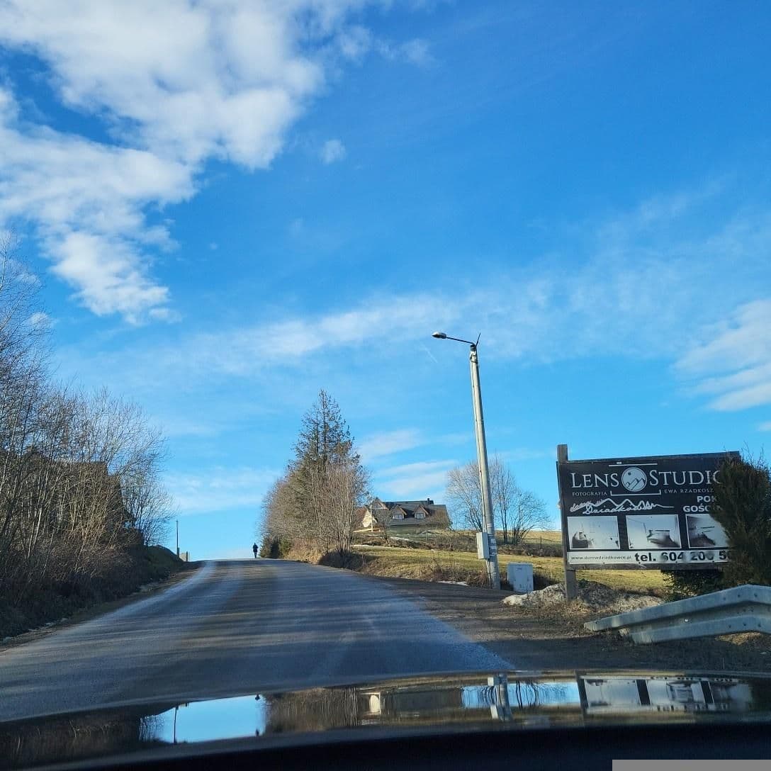 Street view near Pokoje Gościnne w Dziadkówce, Bukowina Tatrzańska — © picturehoover (CC BY-SA · Mapillary)