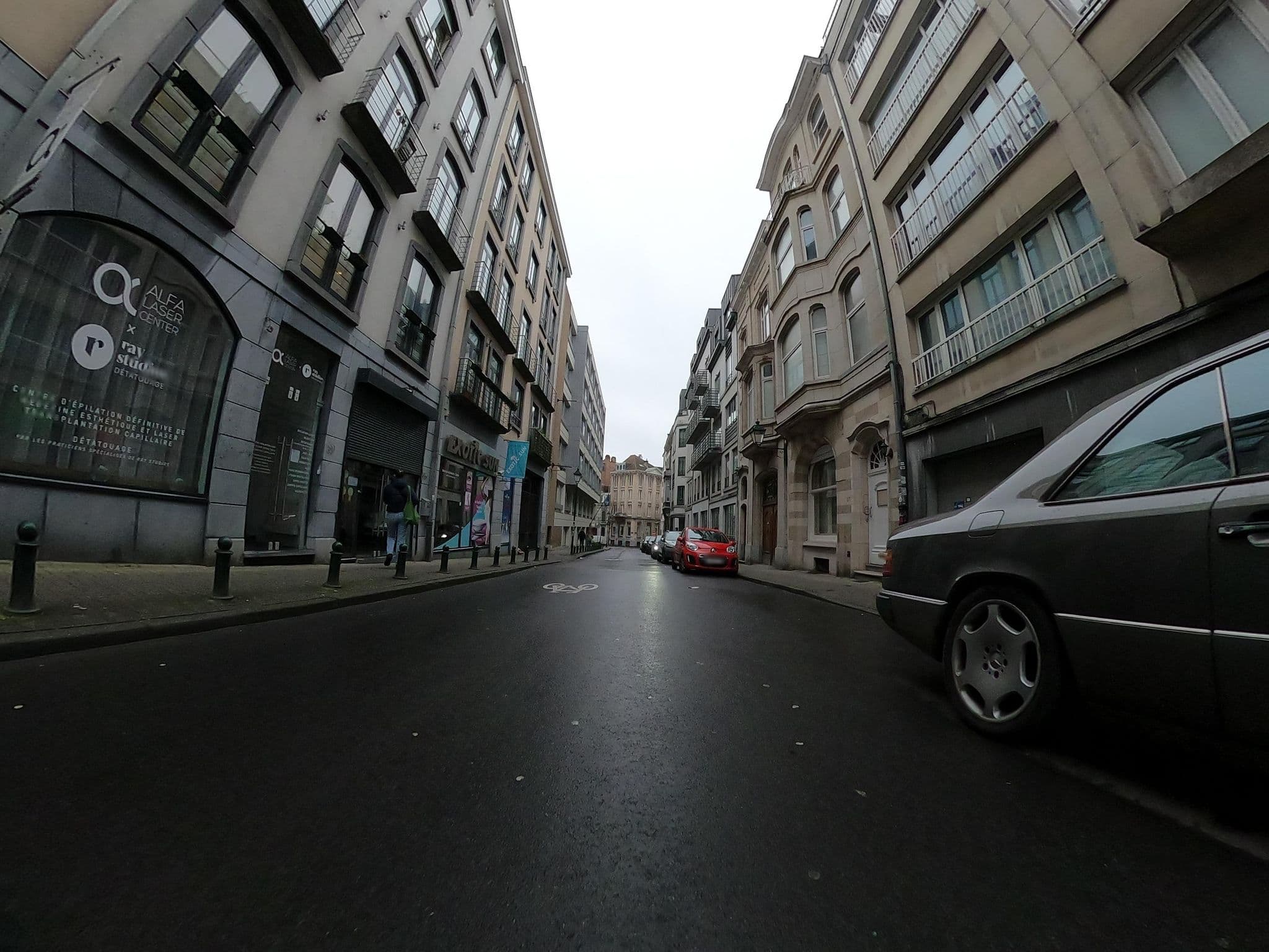 Street view near NH Stephanie, Ixelles — © RaphaelPasLoin (CC BY-SA · Mapillary)