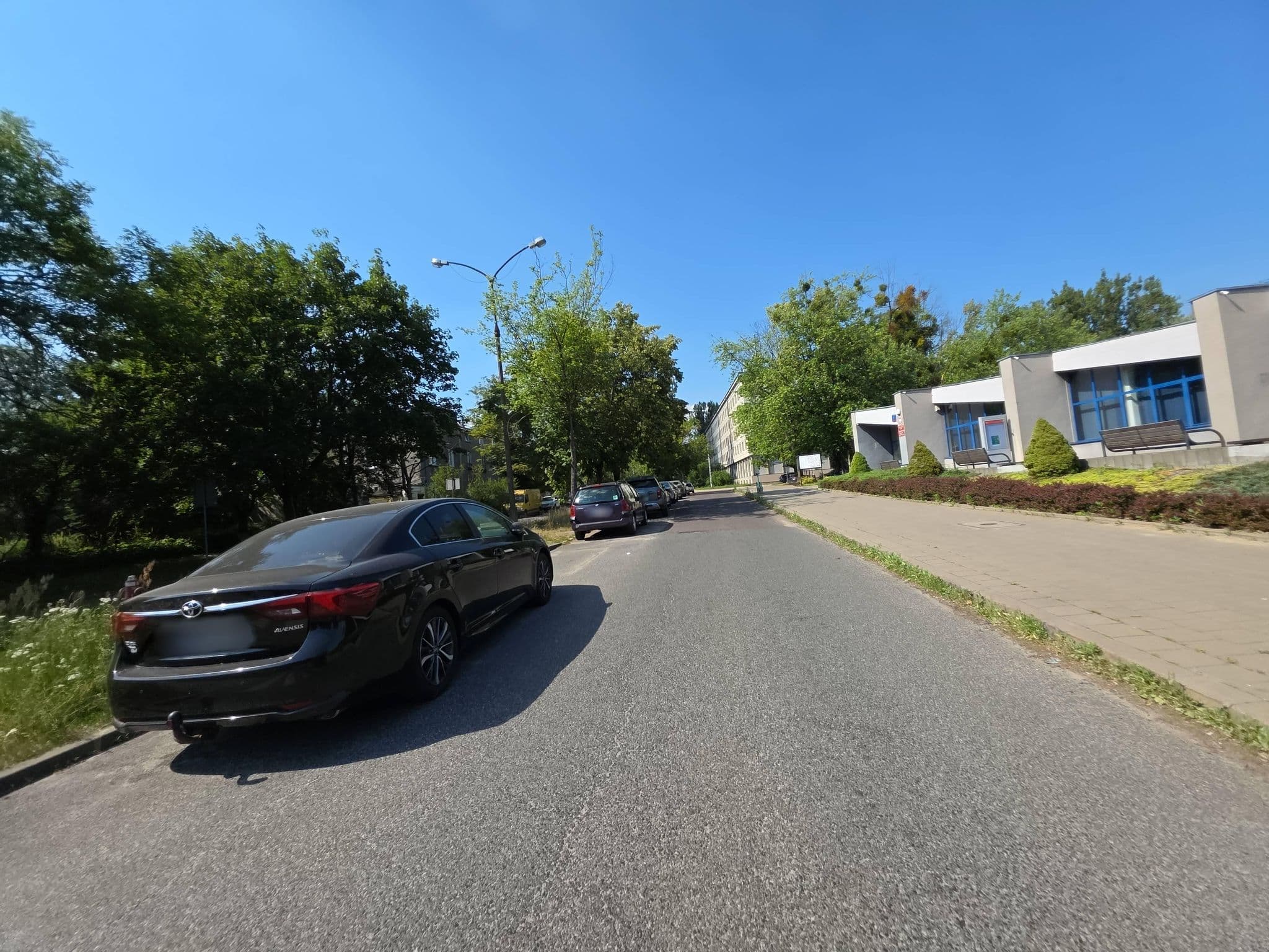 Street view near Domy Studenta Uniwersytetu Łódzkiego, Łódź — © Rowerowa_Lodz (CC BY-SA · Mapillary)