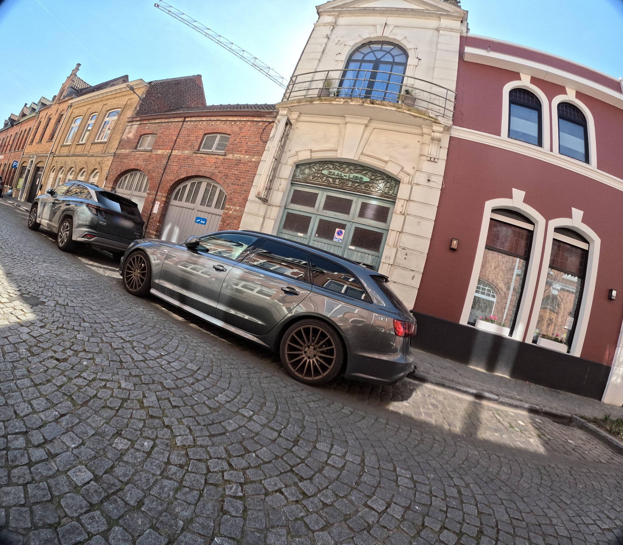 Street view near Ambrosia Hotel, Ieper — © filipc (CC BY-SA · Mapillary)
