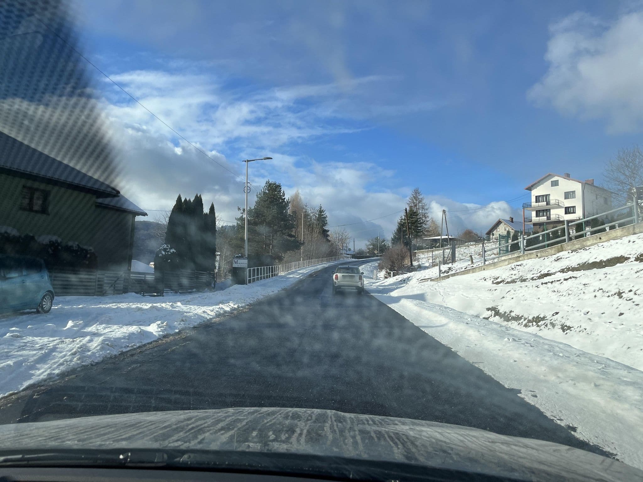 Street view near Apart Magnolia, Międzybrodzie Bialskie — © Tymoteusz_ (CC BY-SA · Mapillary)