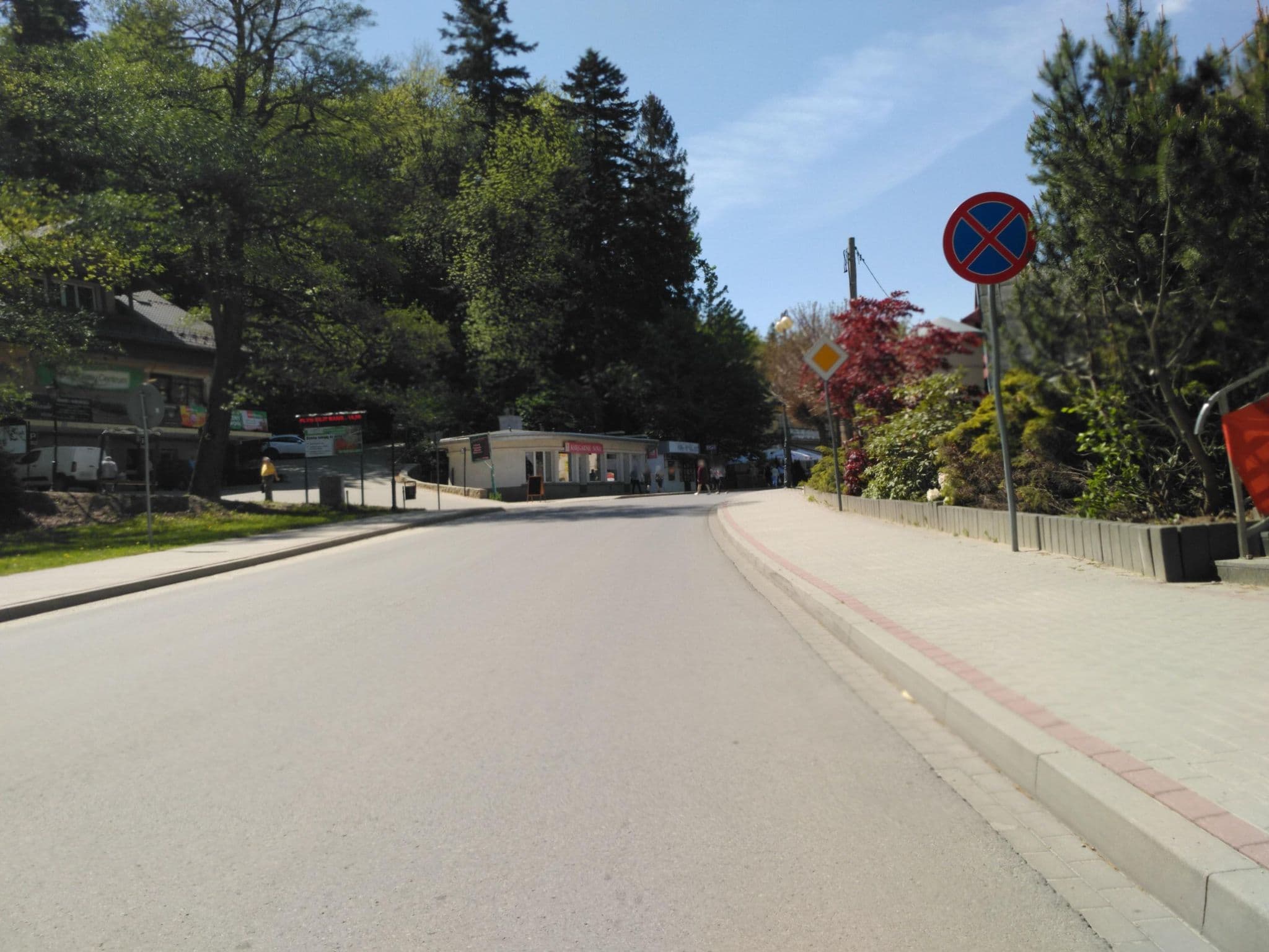 Street view near Ośrodek Natura Zdrój, Iwonicz-Zdrój — © czecko (CC BY-SA · Mapillary)