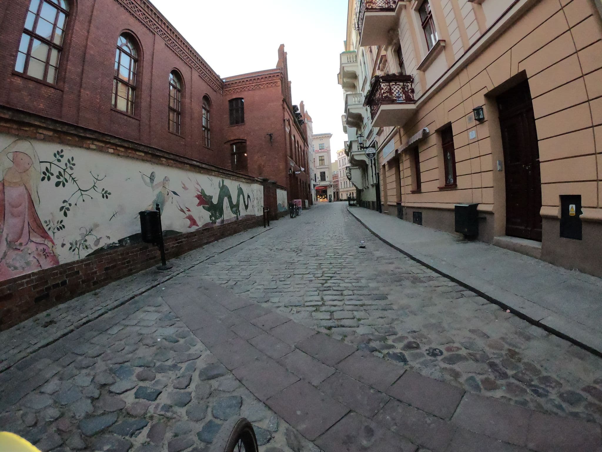 Street view near Tajemniczy Ogród Apartamentu, Toruń — © masterofnoroad (CC BY-SA · Mapillary)