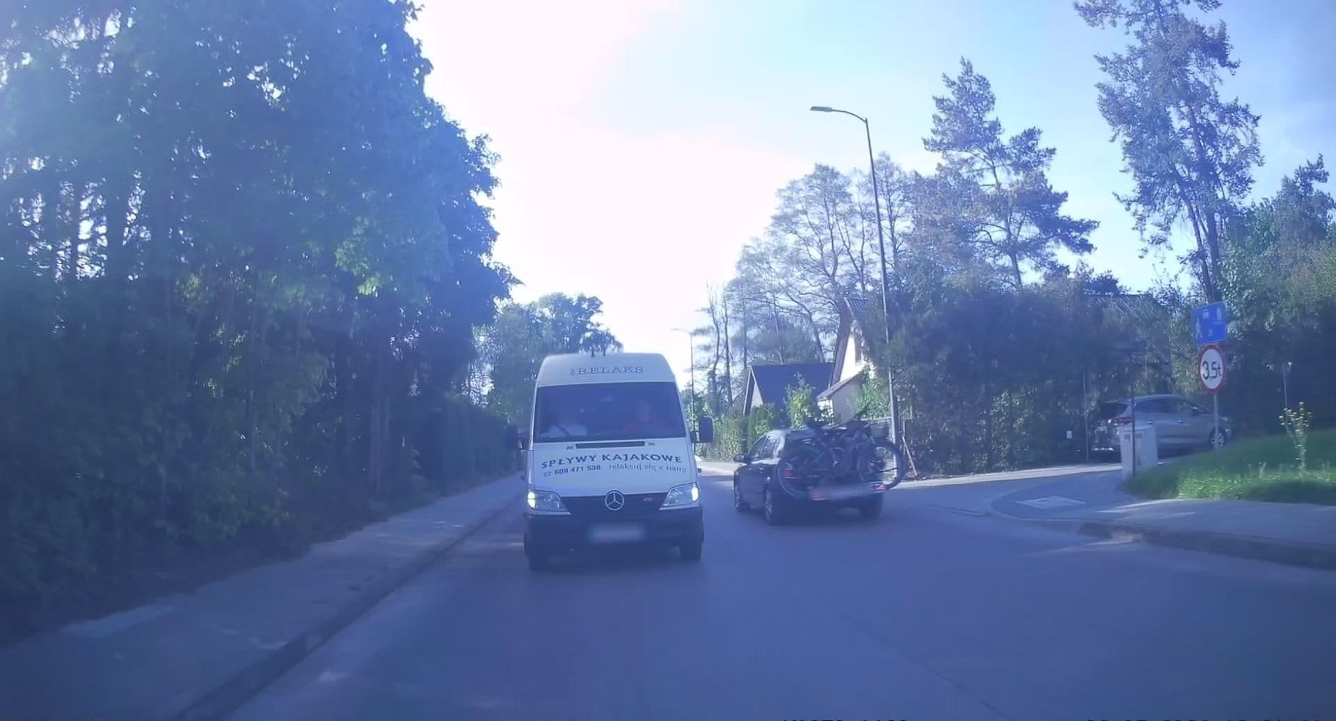 Street view near Noclegi u Dudka, Zwierzyniec — © edc22 (CC BY-SA · Mapillary)