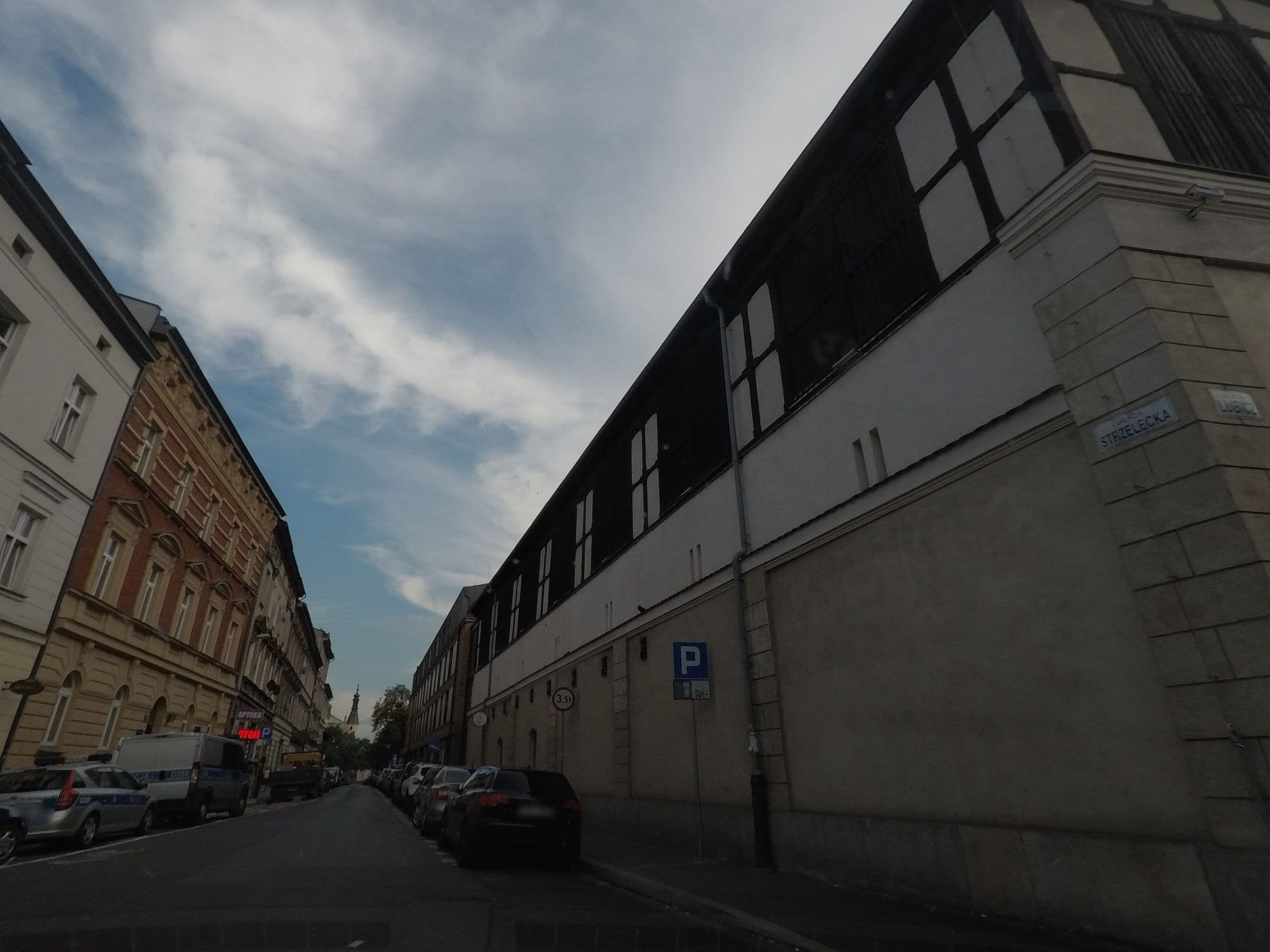 Street view near Landmark Apartments, Kraków — © canadarunner (CC BY-SA · Mapillary)
