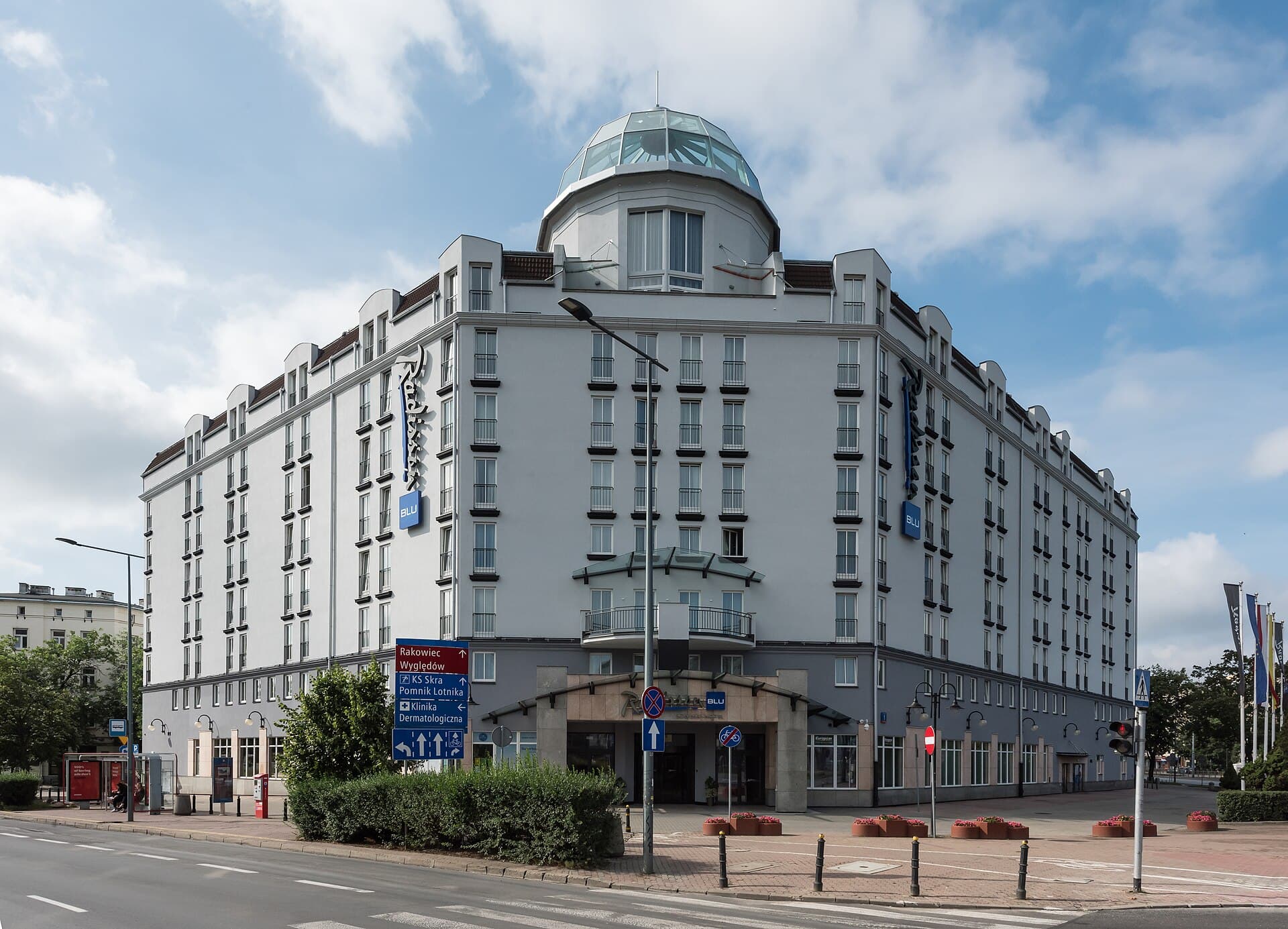 Radisson Blu Sobieski (via Wikimedia Commons, CC BY-SA 3.0 pl)