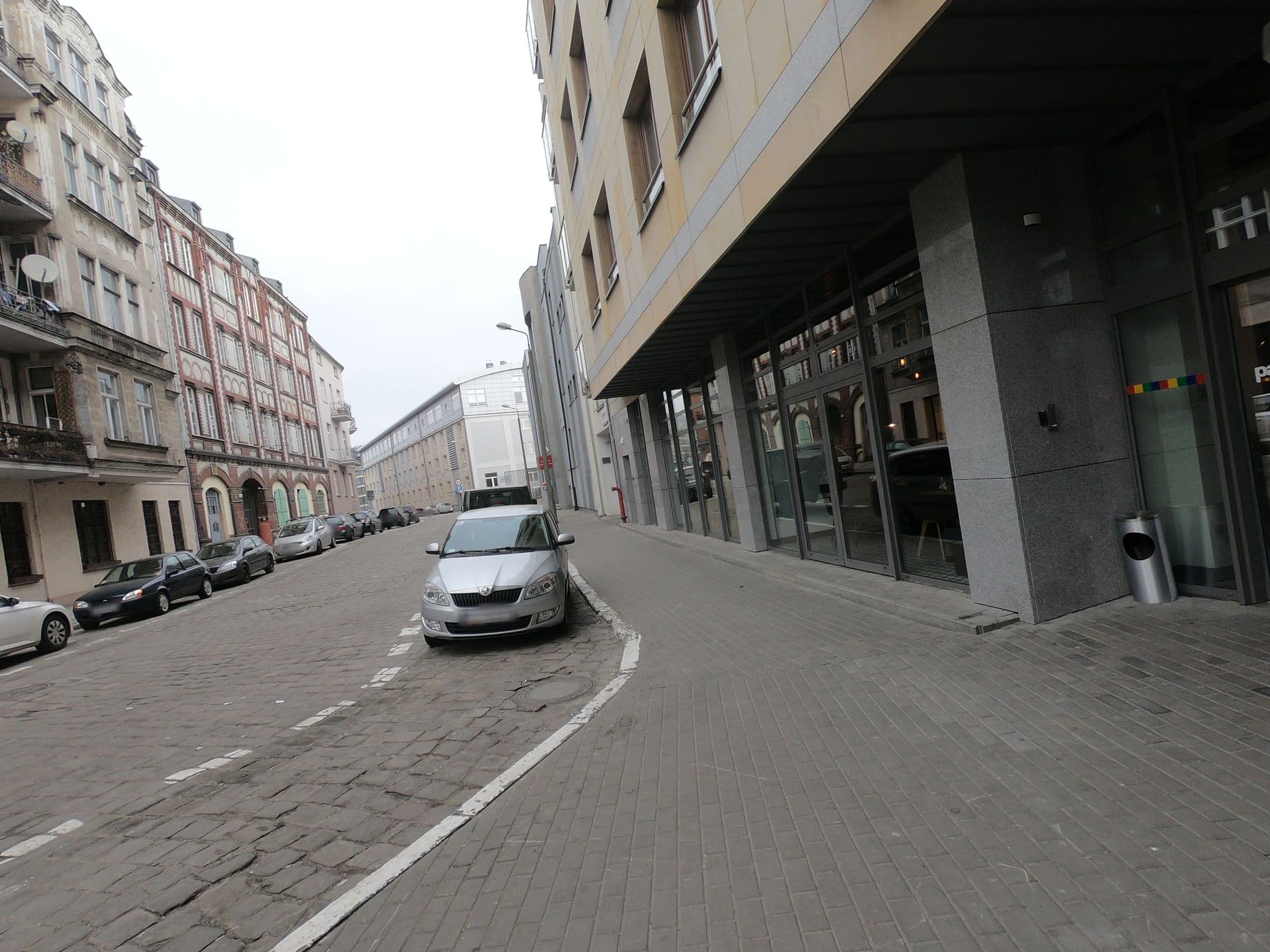Street view near Park Inn, Poznań — © chuck (CC BY-SA · Mapillary)