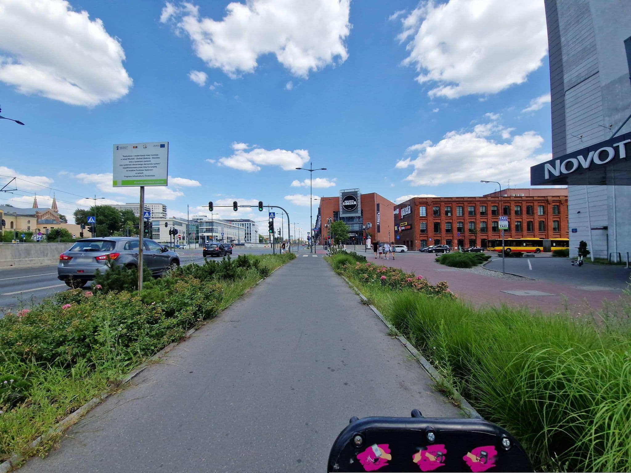 Street view near Novotel, Łódź — © houtari (CC BY-SA · Mapillary)