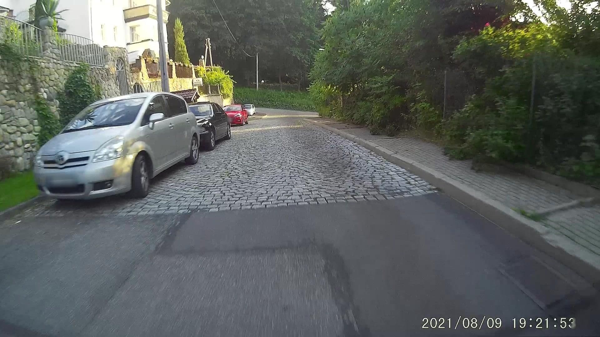 Street view near Hostel Sport, Duszniki-Zdrój — © dasza (CC BY-SA · Mapillary)