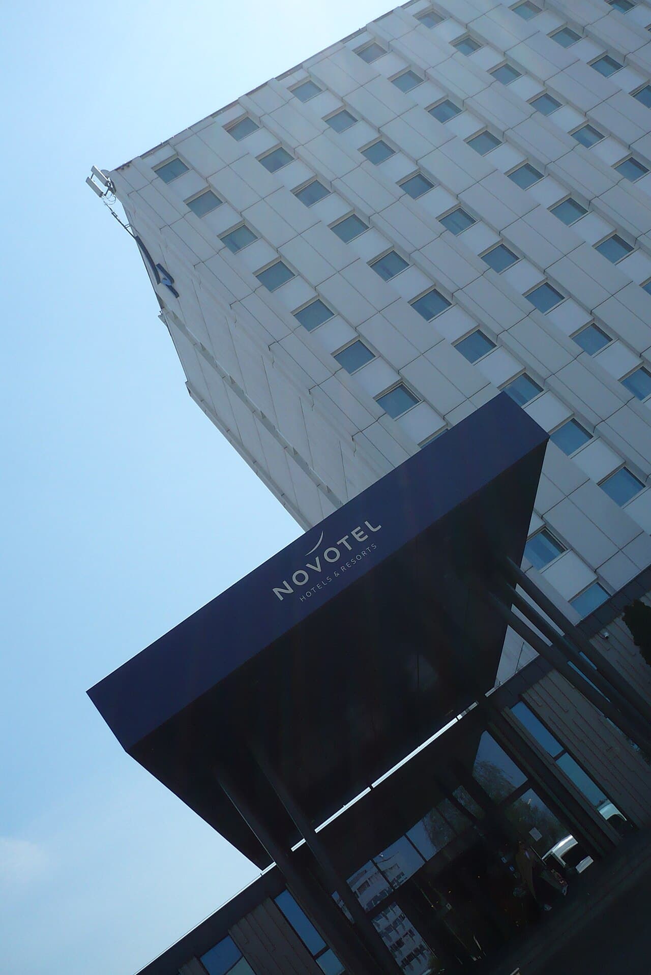 Novotel Kraków City West (via Wikimedia Commons, CC BY-SA 4.0)