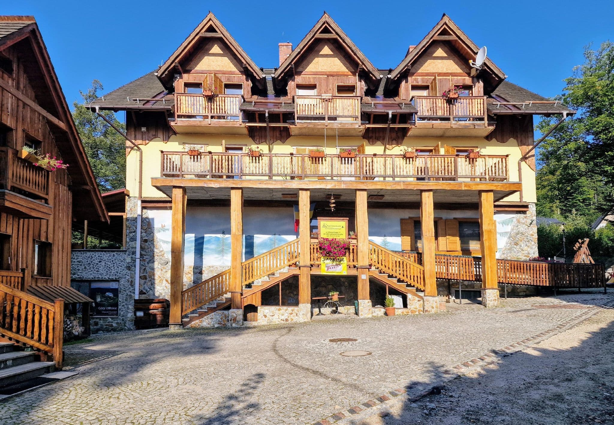 Street view near Pensjonat Pod Smerkami, Szklarska Poręba