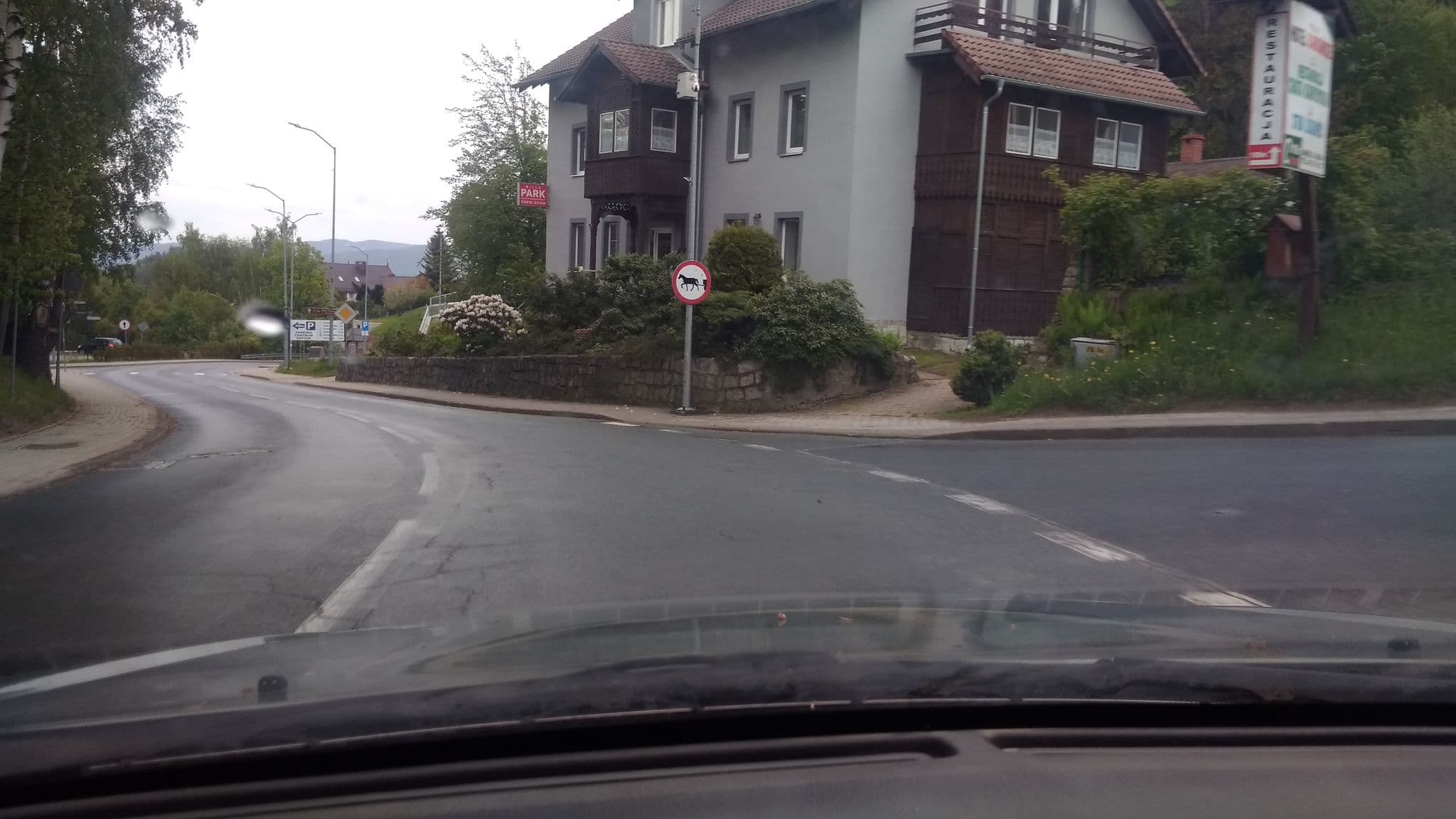 Street view near Dom Wczasowy IWONA, Karpacz — © bechem (CC BY-SA · Mapillary)