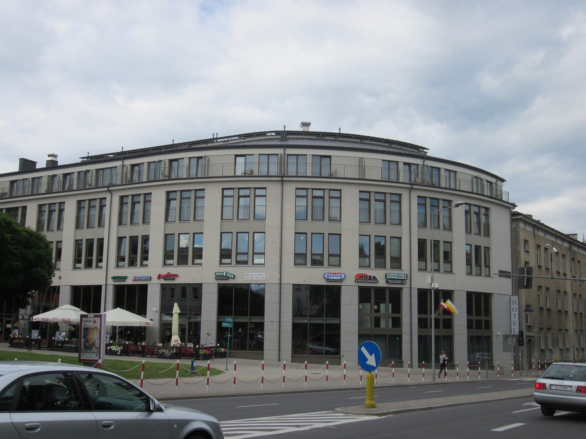 Hotel Esperanto (via Wikimedia Commons, CC BY-SA 3.0)