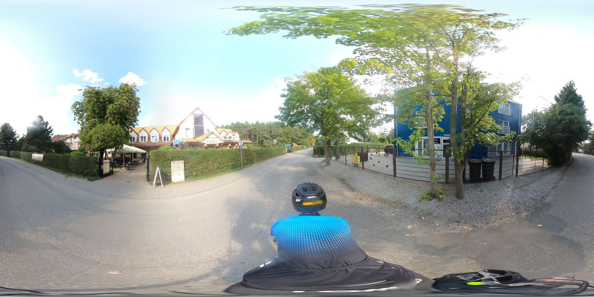 Street view near Ledan, Mielno