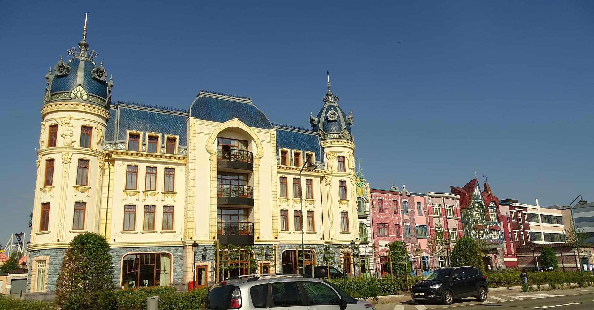 Plopsaland Theater Hotel (via Wikimedia Commons, CC BY-SA 3.0)
