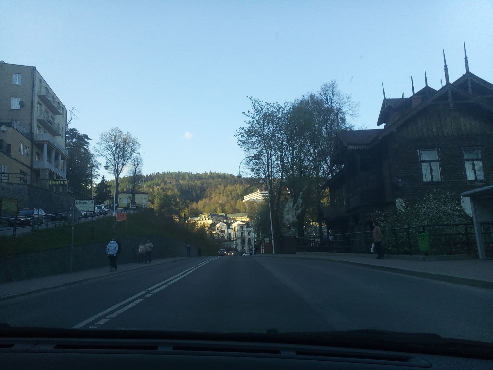 Street view near Pensjonat Irys, Krynica-Zdrój — © snanek (CC BY-SA · Mapillary)