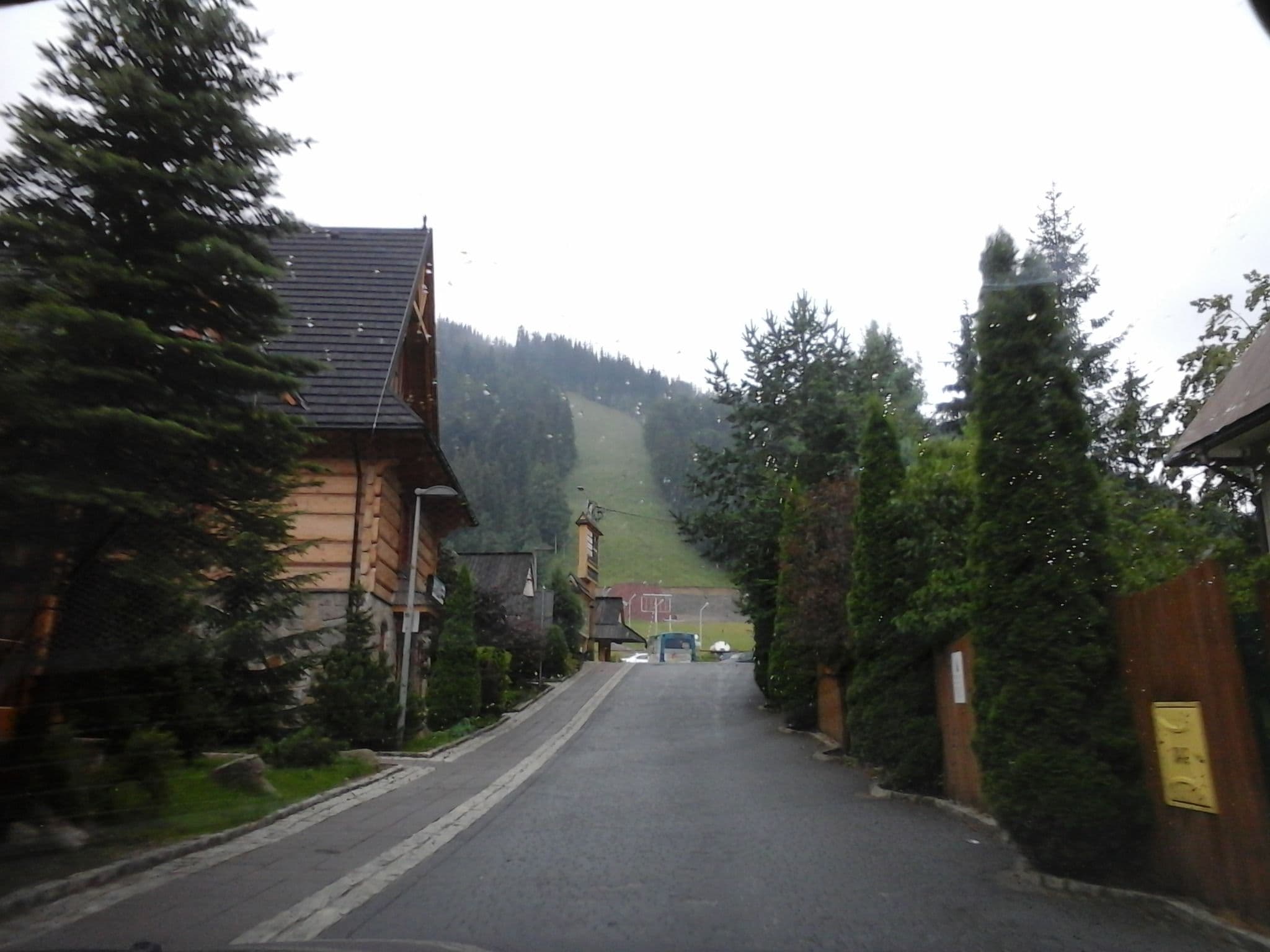 Street view near Nosalowy Dwór, Zakopane