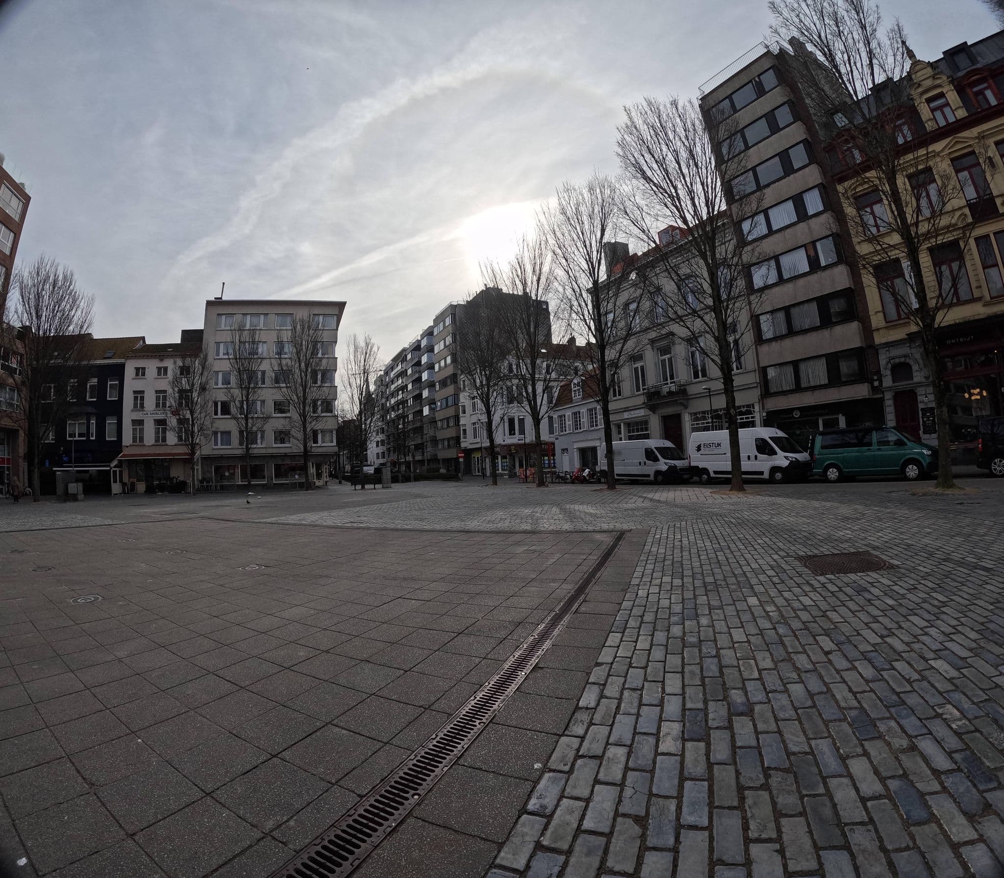 Street view near Le Parisien, Ostend — © filipc (CC BY-SA · Mapillary)