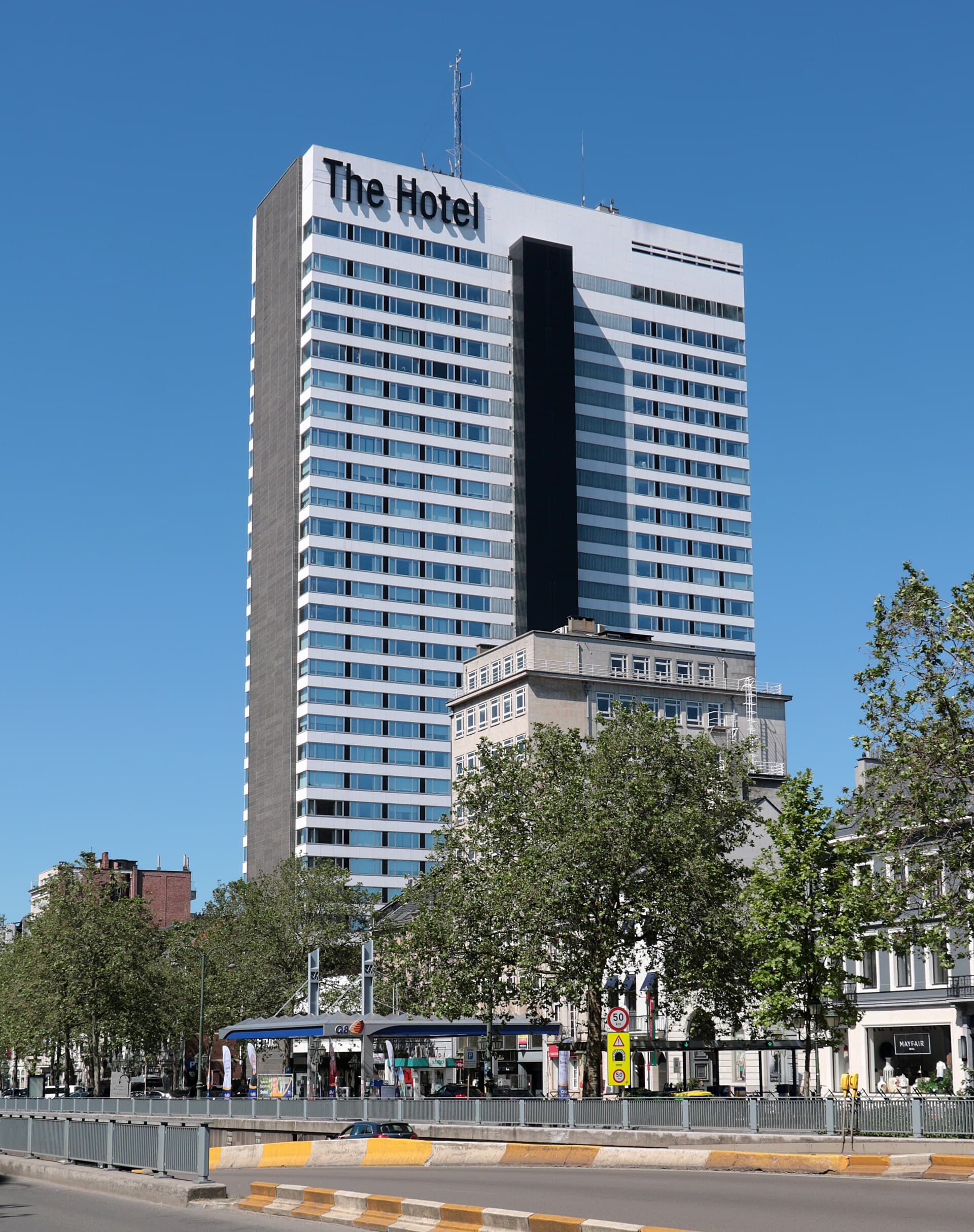 The Hotel Brussels (via Wikimedia Commons, CC BY-SA 4.0)