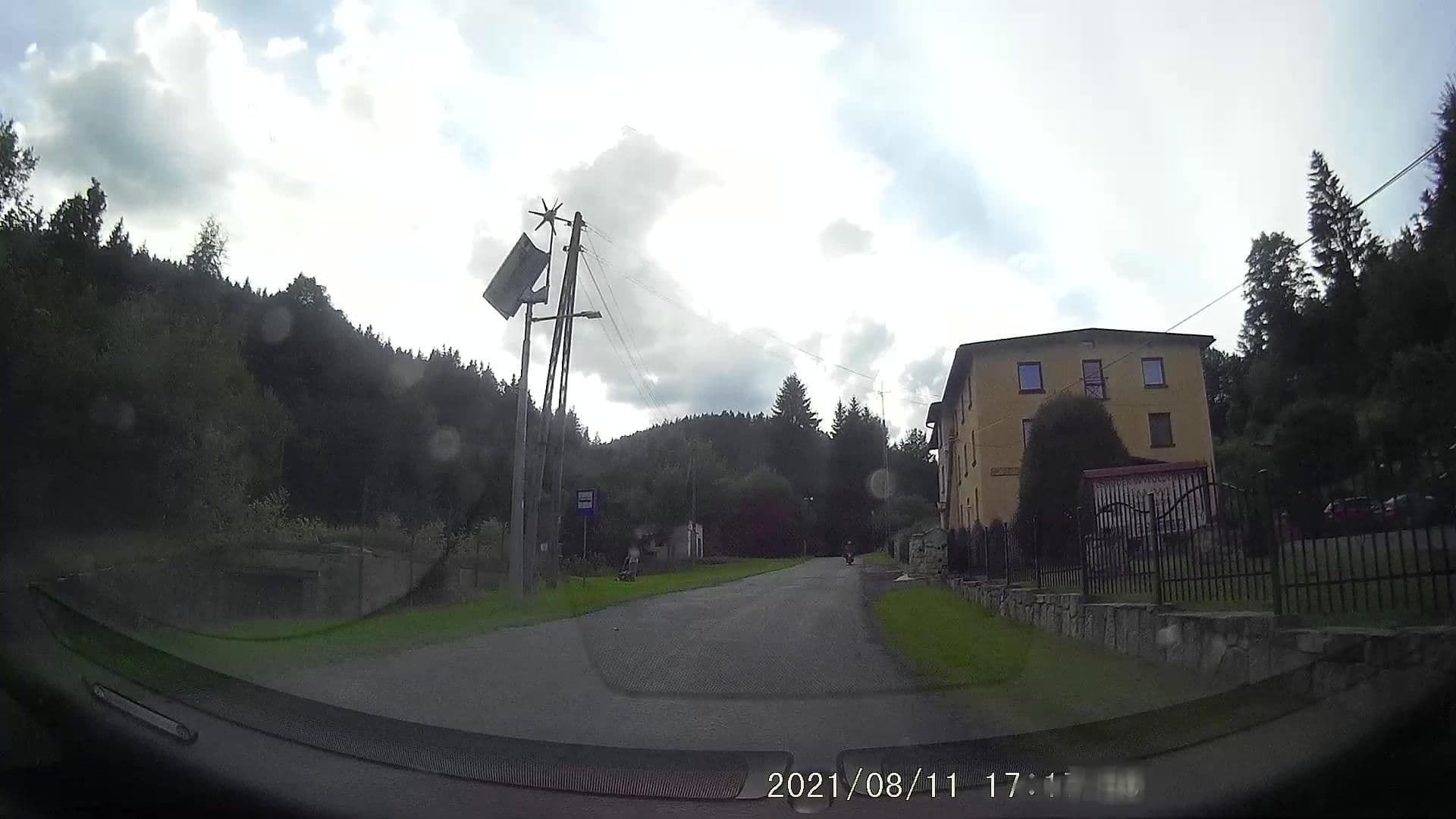 Street view near Azyl Między Wzgórzami (AMW), Bystrzyca Kłodzka — © dasza (CC BY-SA · Mapillary)
