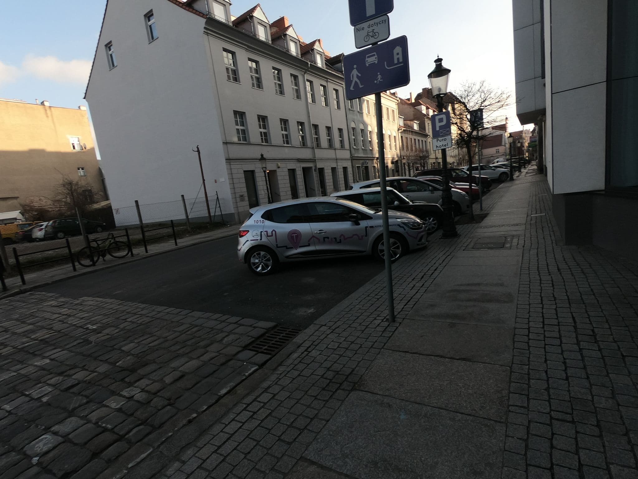 Street view near PURO Hotel Poznań, Poznań — © chuck (CC BY-SA · Mapillary)