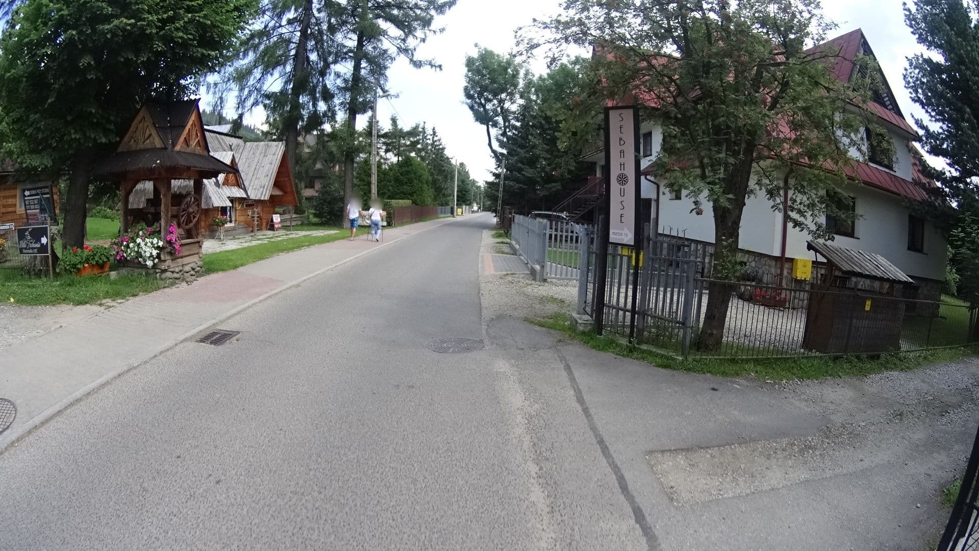 Street view near Domek Góralski przy studni, Poronin — © awizonosz (CC BY-SA · Mapillary)