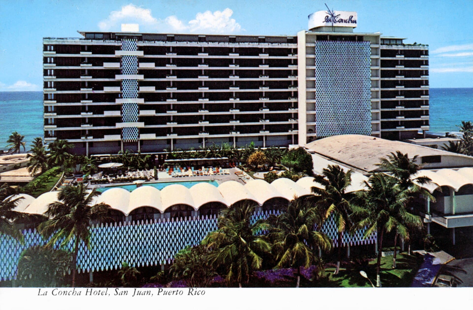 La Concha Hotel (via Wikimedia Commons, Public domain)