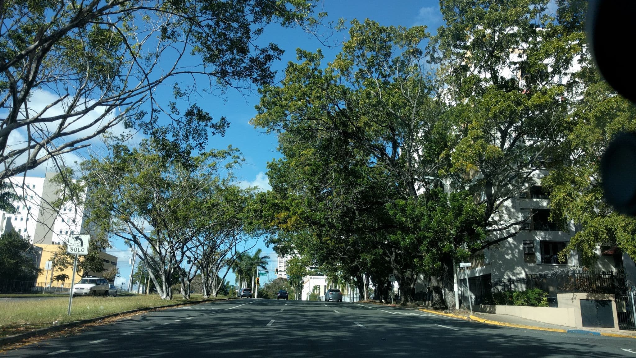 Street view near Cond Senide, Eleanor Roosevelt — © jmoliver (CC BY-SA · Mapillary)