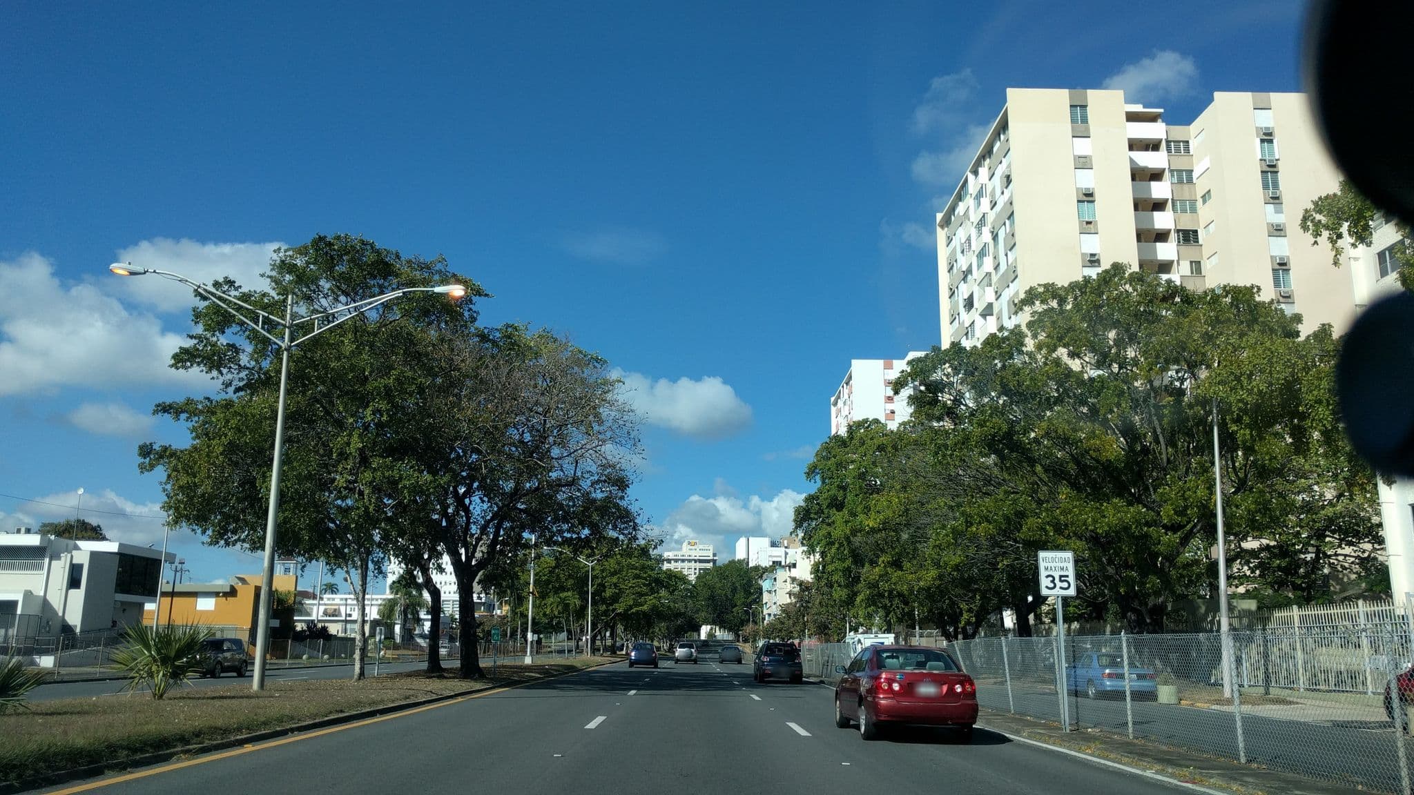 Street view near Cond Plaza del Rey, Eleanor Roosevelt — © jmoliver (CC BY-SA · Mapillary)