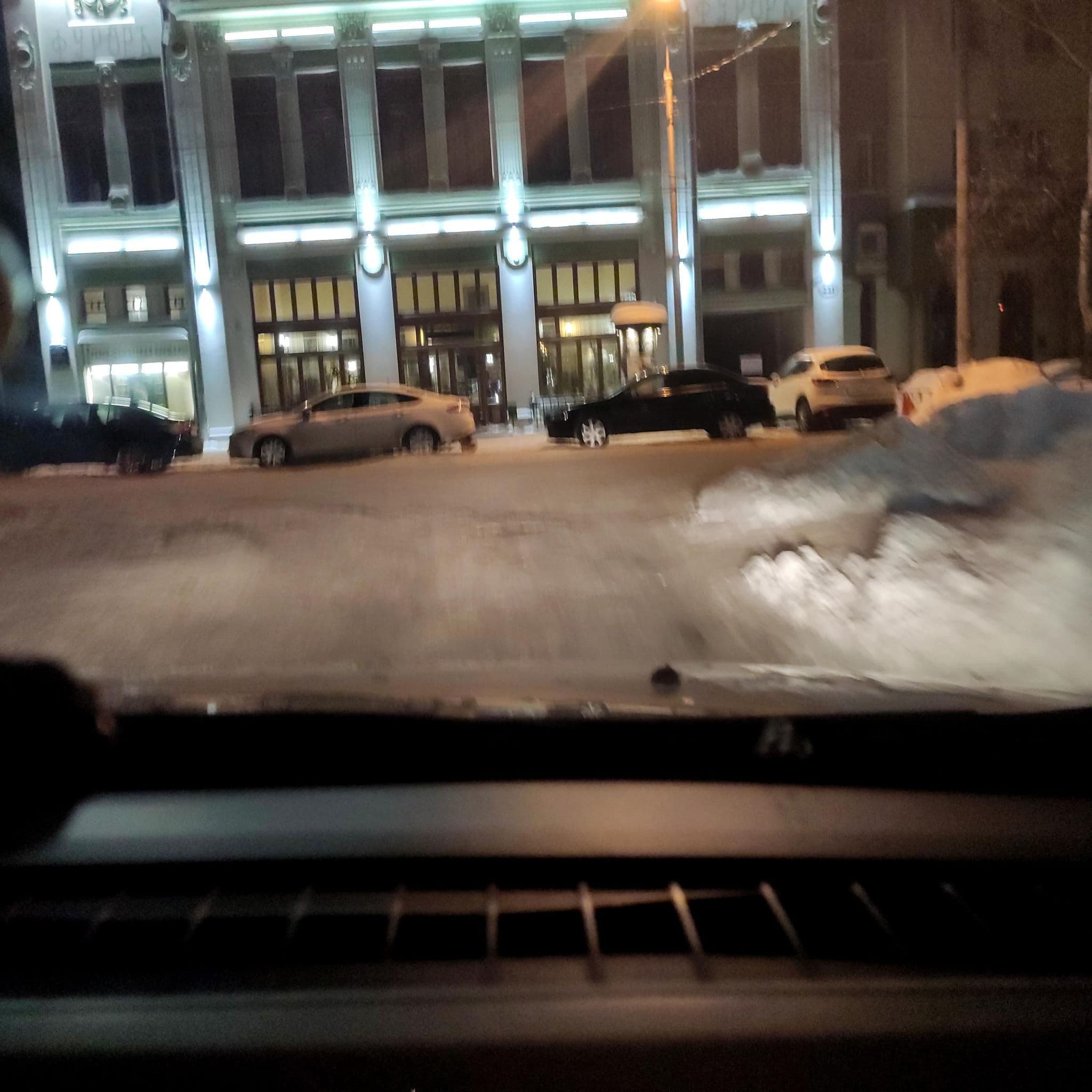 Street view near Ost west club, Samara — © phoneuploader (CC BY-SA · Mapillary)