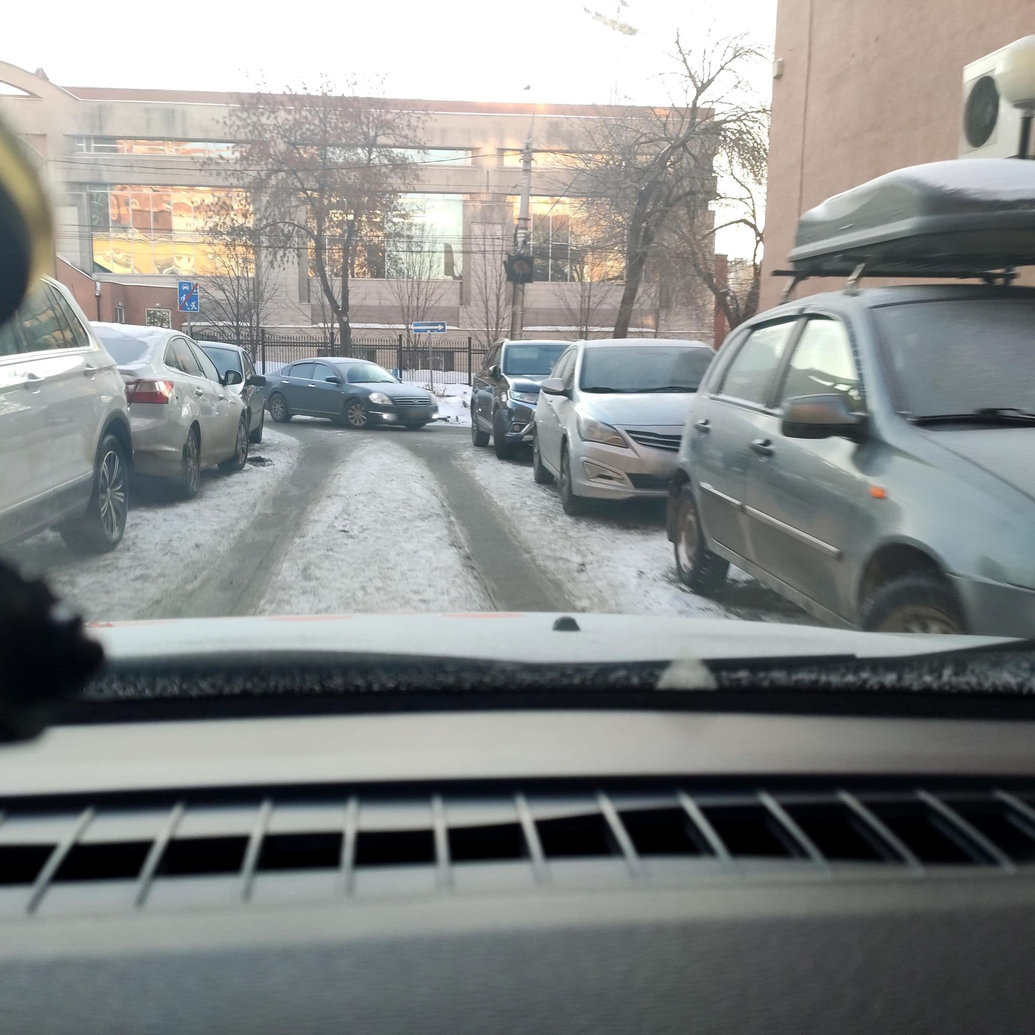 Street view near Brut hotel, Samara — © phoneuploader (CC BY-SA · Mapillary)