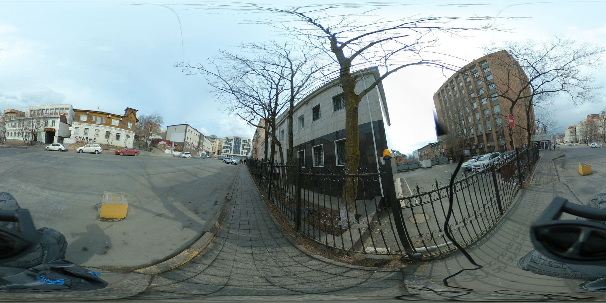 Street view near Sunrise-flat, Vladivostok — © trolleway (CC BY-SA · Mapillary)