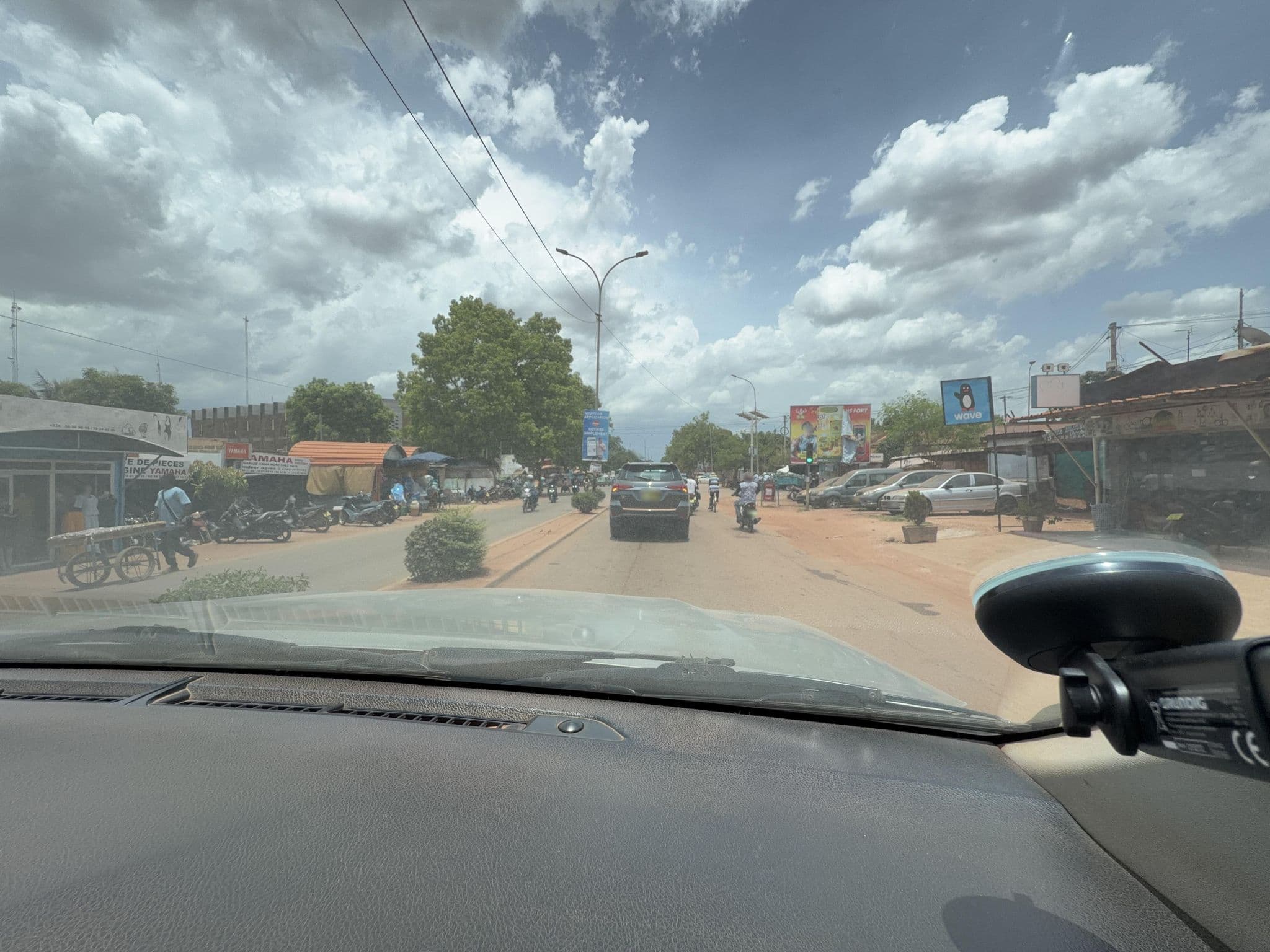 Street view near Hôtel 421, Bobo-Dioulasso — © patrickkabore (CC BY-SA · Mapillary)