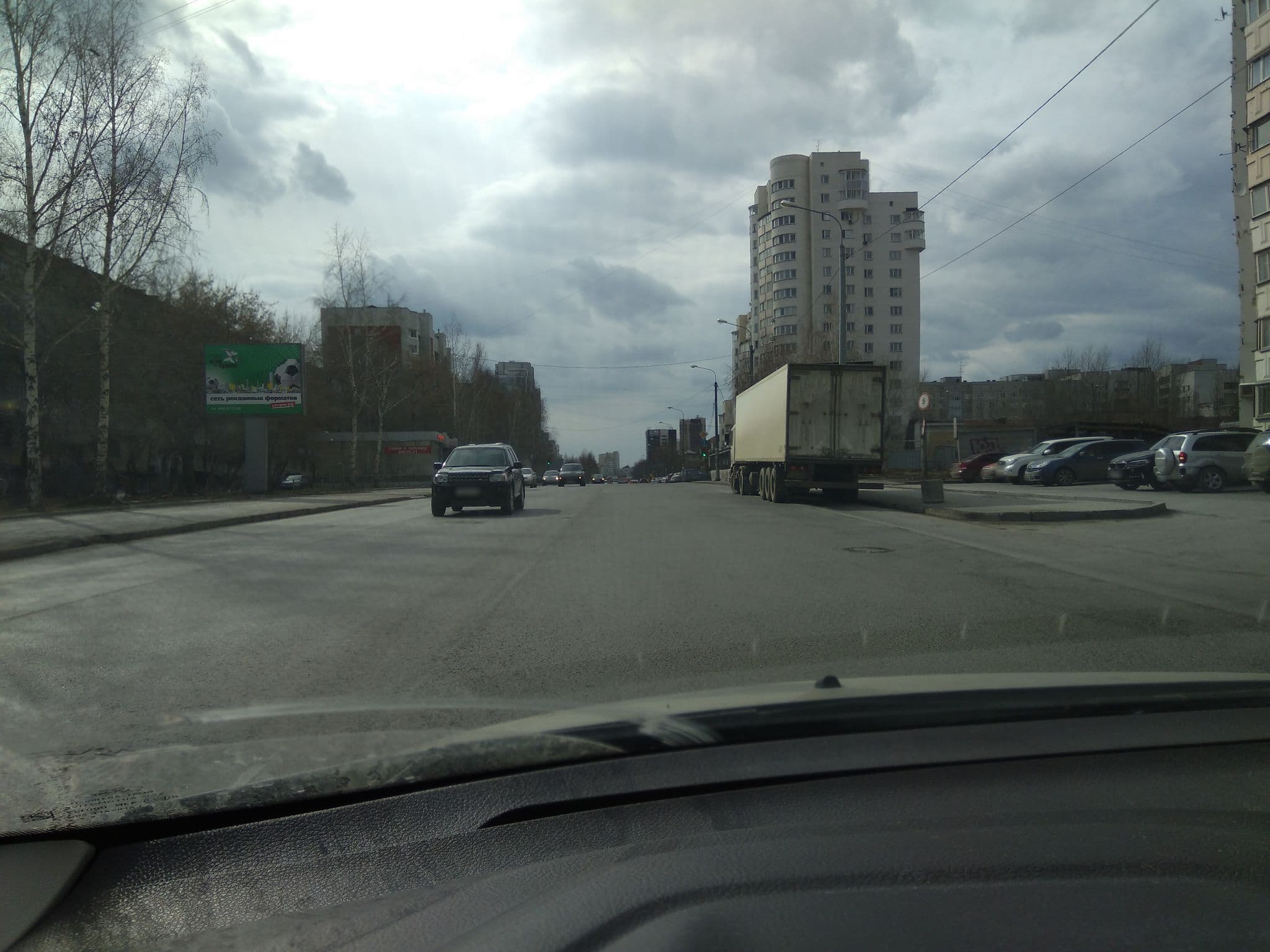 Street view near Clever House, Yekaterinburg — © rodionoff (CC BY-SA · Mapillary)