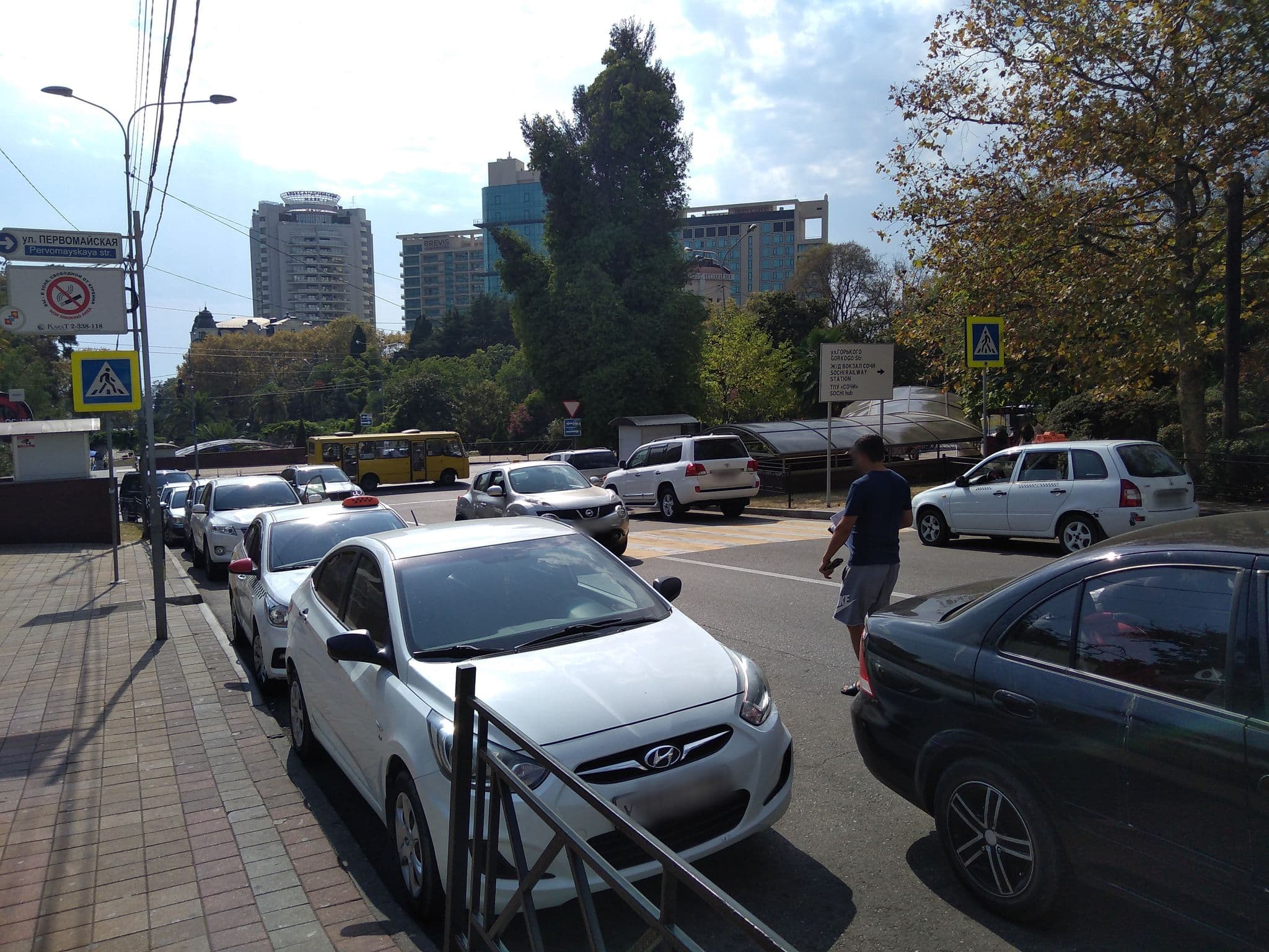 Street view near Evopart by Benefit Sochi Center, Sochi — © sergeyshuber (CC BY-SA · Mapillary)
