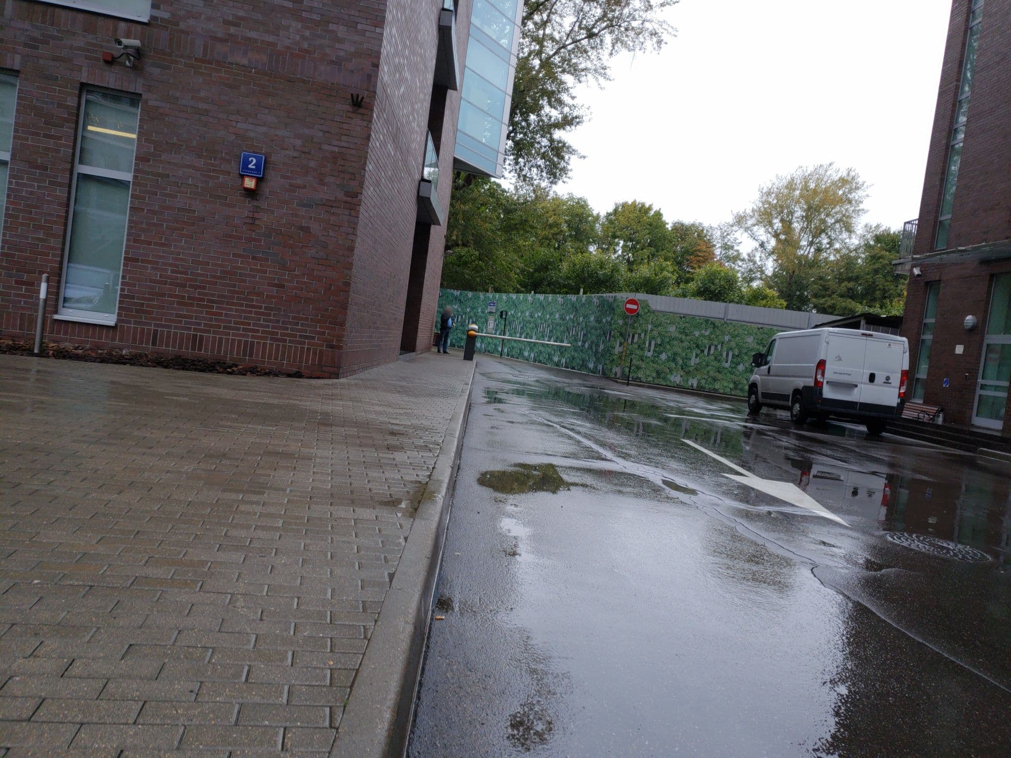Street view near Cosmos Москва Павелецкая, Zamoskvorech’ye — © mapfool (CC BY-SA · Mapillary)