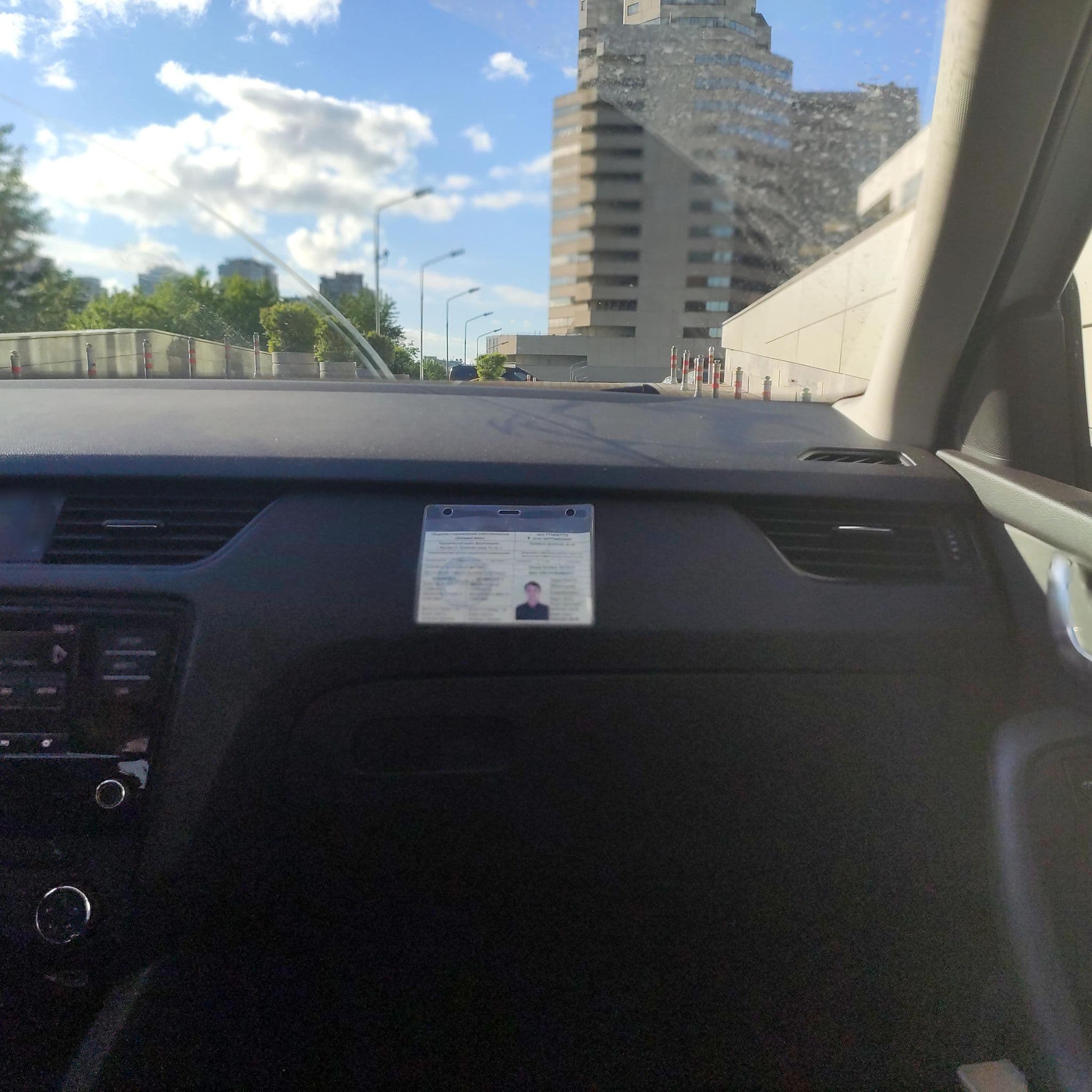 Street view near Plaza Garden Клубный корпус, Presnenskiy — © phoneuploader (CC BY-SA · Mapillary)