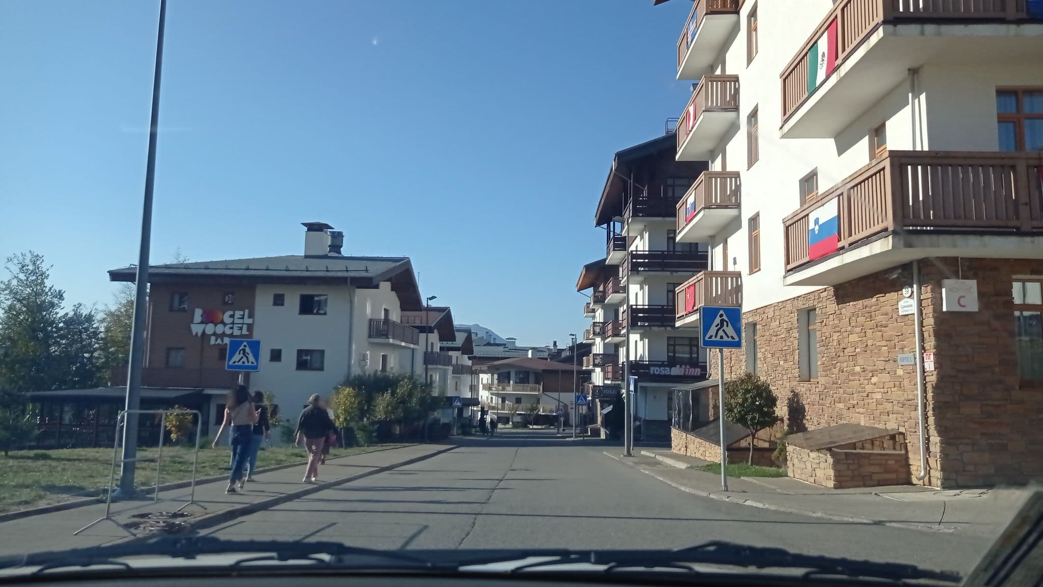 Street view near Rosa Ski Inn - корпус C, Vysokoye — © petunder (CC BY-SA · Mapillary)