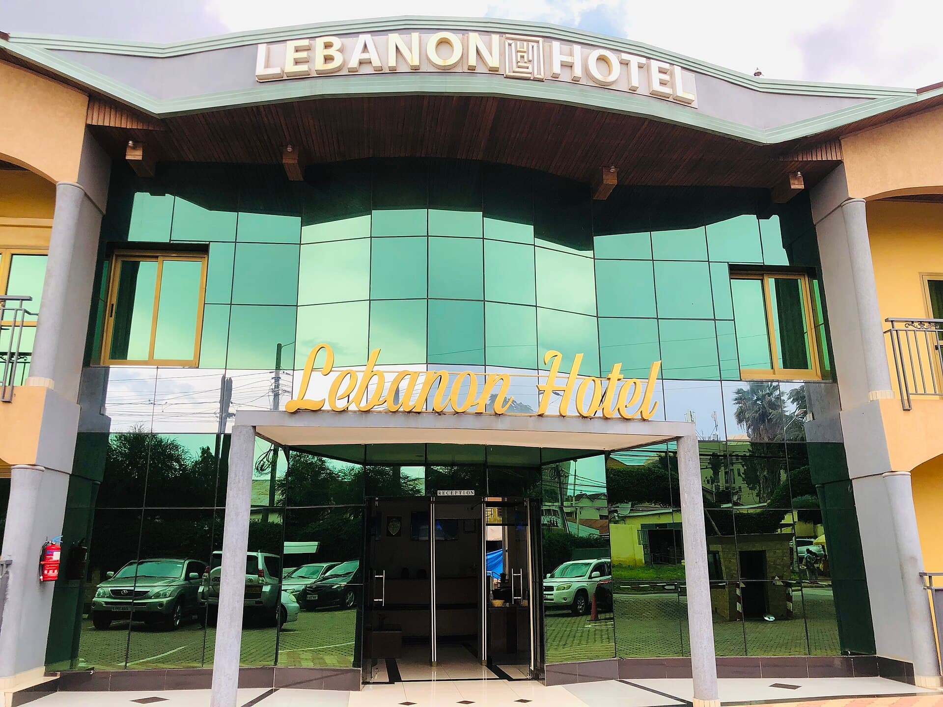 Lebanon Hotel (via Wikimedia Commons, CC0)