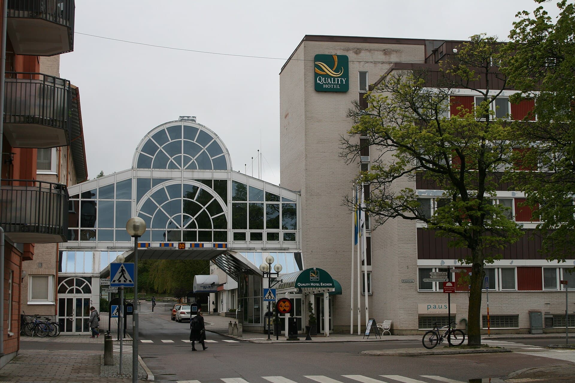Quality Hotel Ekoxen (via Wikimedia Commons, CC BY-SA 3.0)