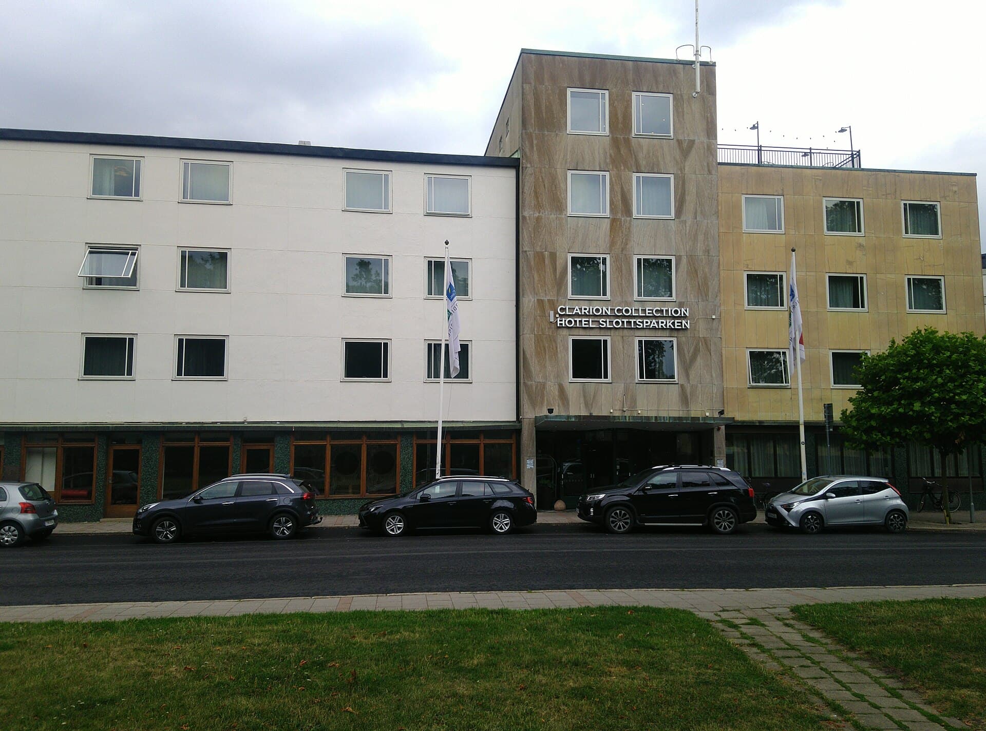 Home Hotel Slottsparken (via Wikimedia Commons, CC BY-SA 3.0)