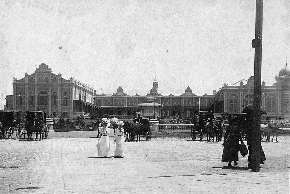 Gran Hotel Mar del Plata (via Wikimedia Commons, Public domain)