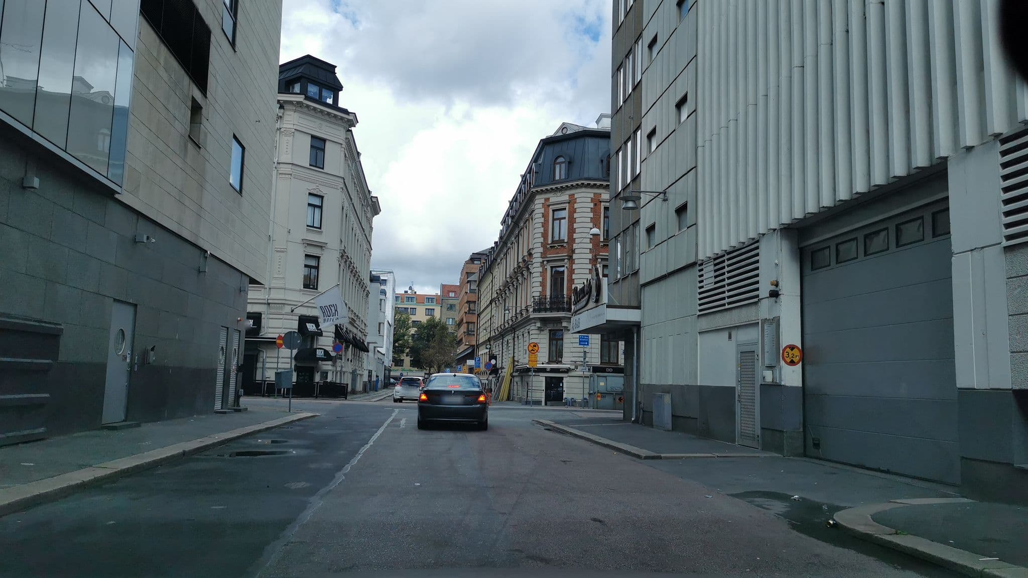 Street view near Le Mat B&B, Gothenburg — © nonenstyle (CC BY-SA · Mapillary)