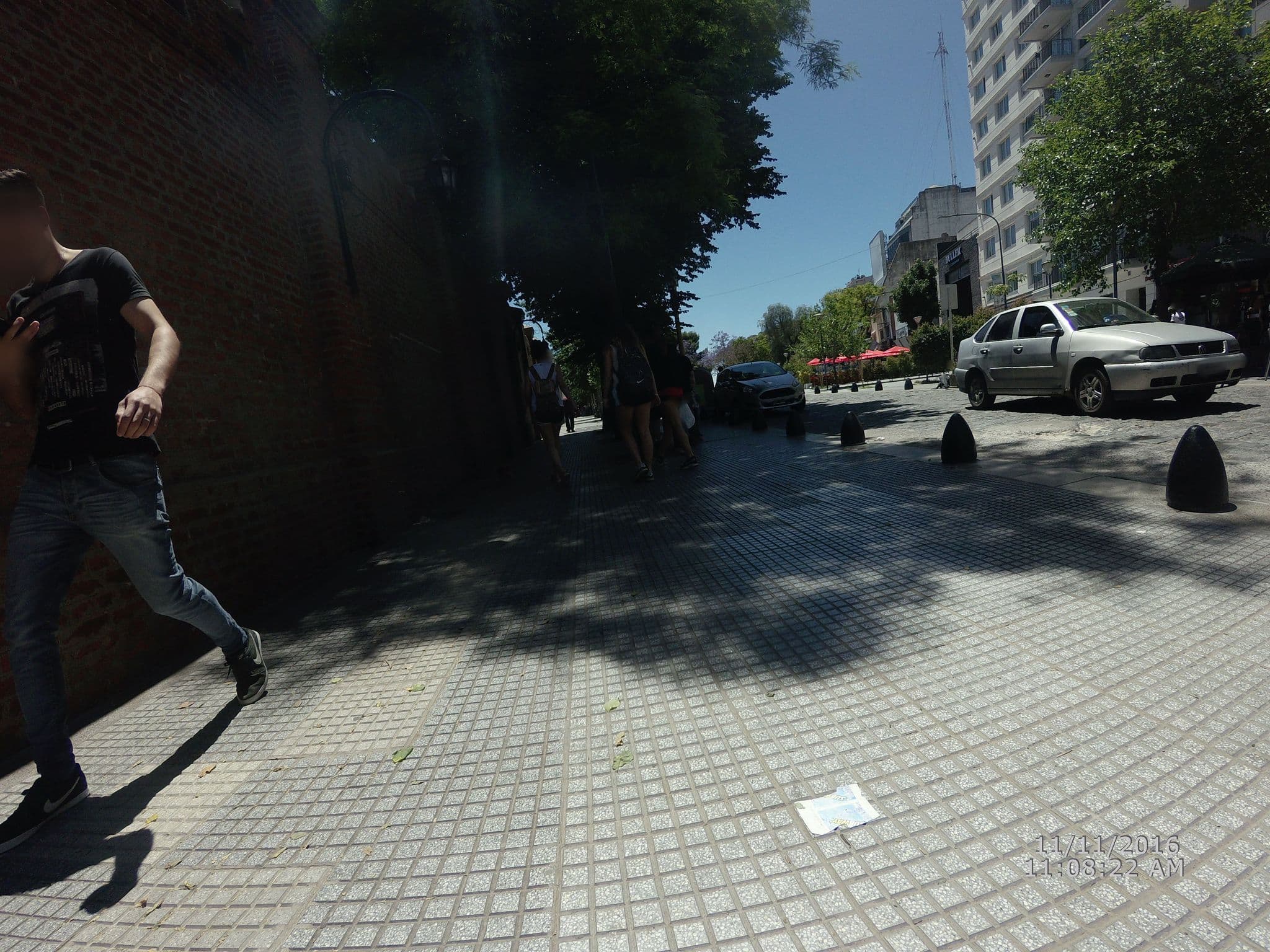 Street view near Cyan Hotel, Retiro — © mapeadora (CC BY-SA · Mapillary)