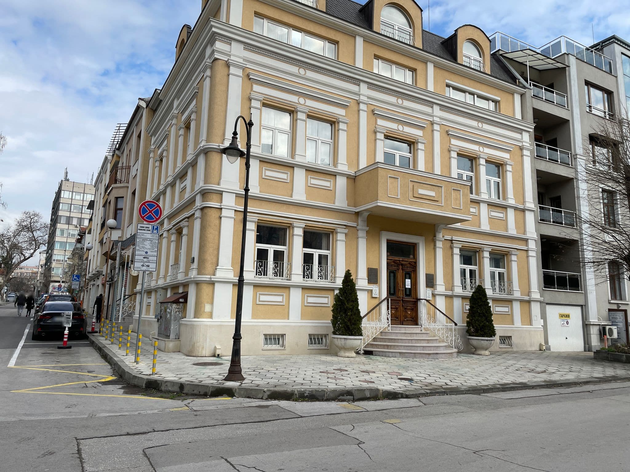 Street view near Flag Hostel, Varna — © vtrifonov (CC BY-SA · Mapillary)