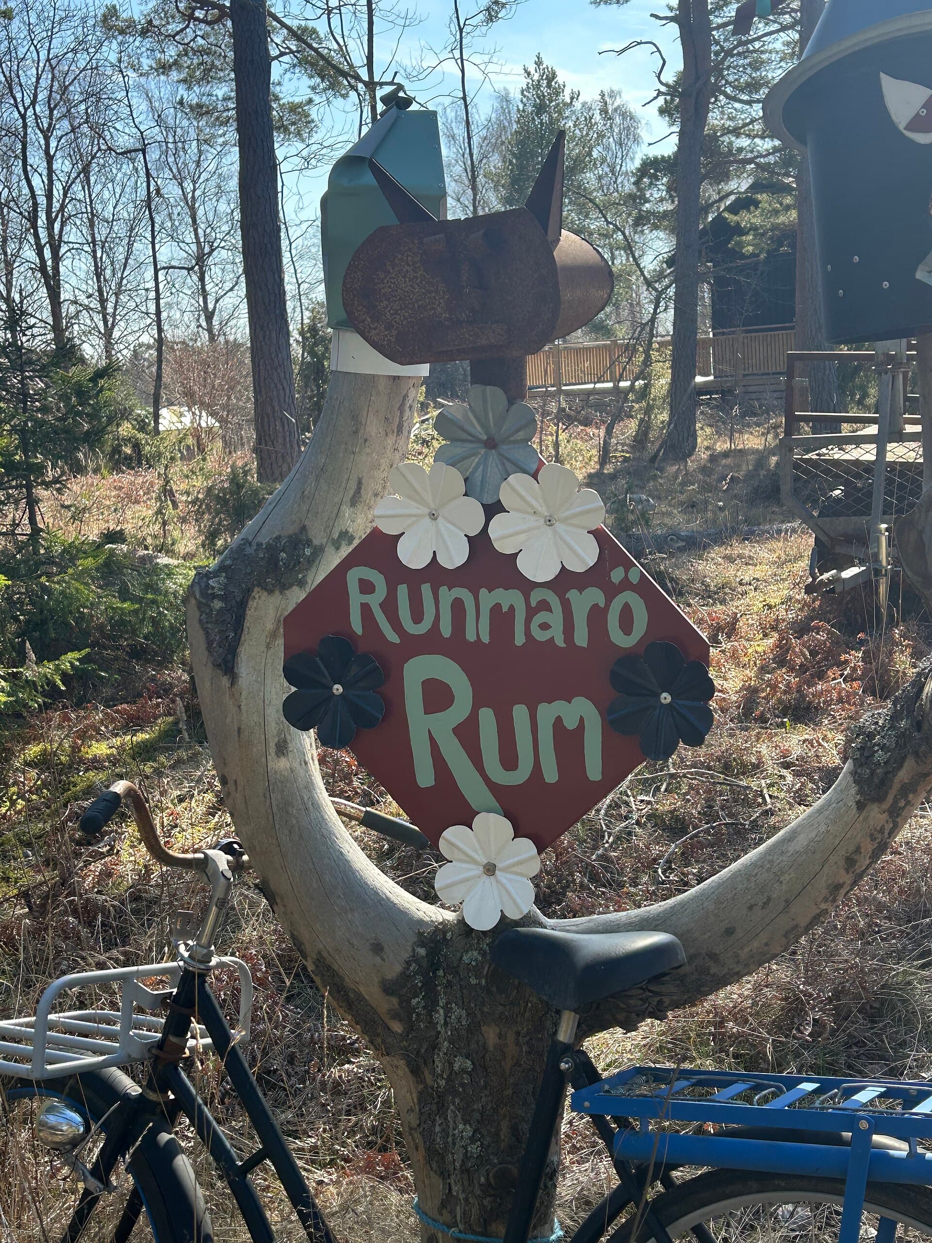 Runmarö rum (via Wikimedia Commons, CC0)