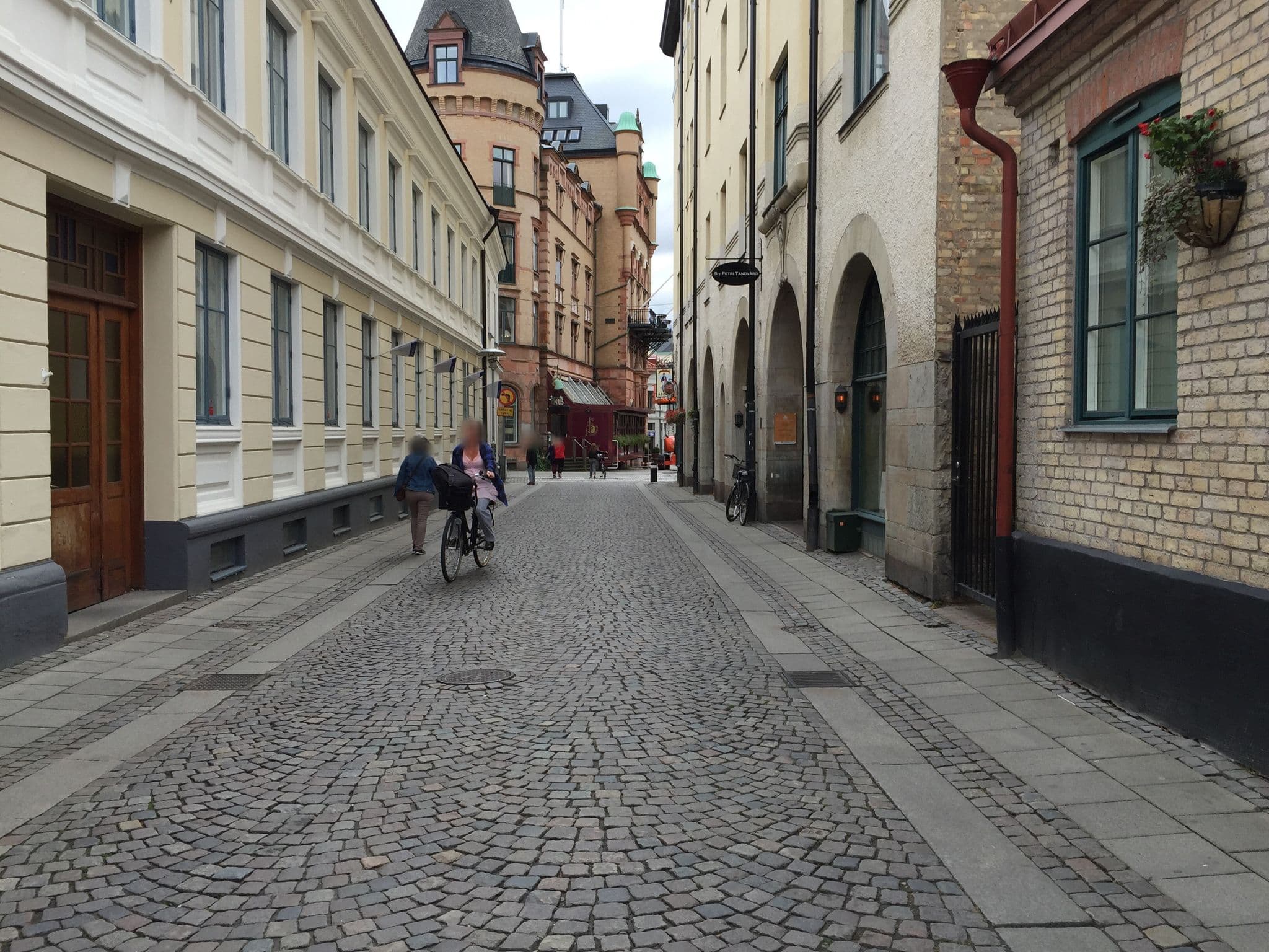 Street view near Hotell Oskar, Lund — © geogrof (CC BY-SA · Mapillary)