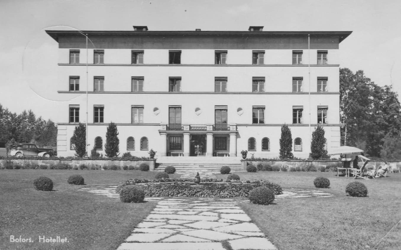 Bofors Hotell (via Wikimedia Commons, Public domain)