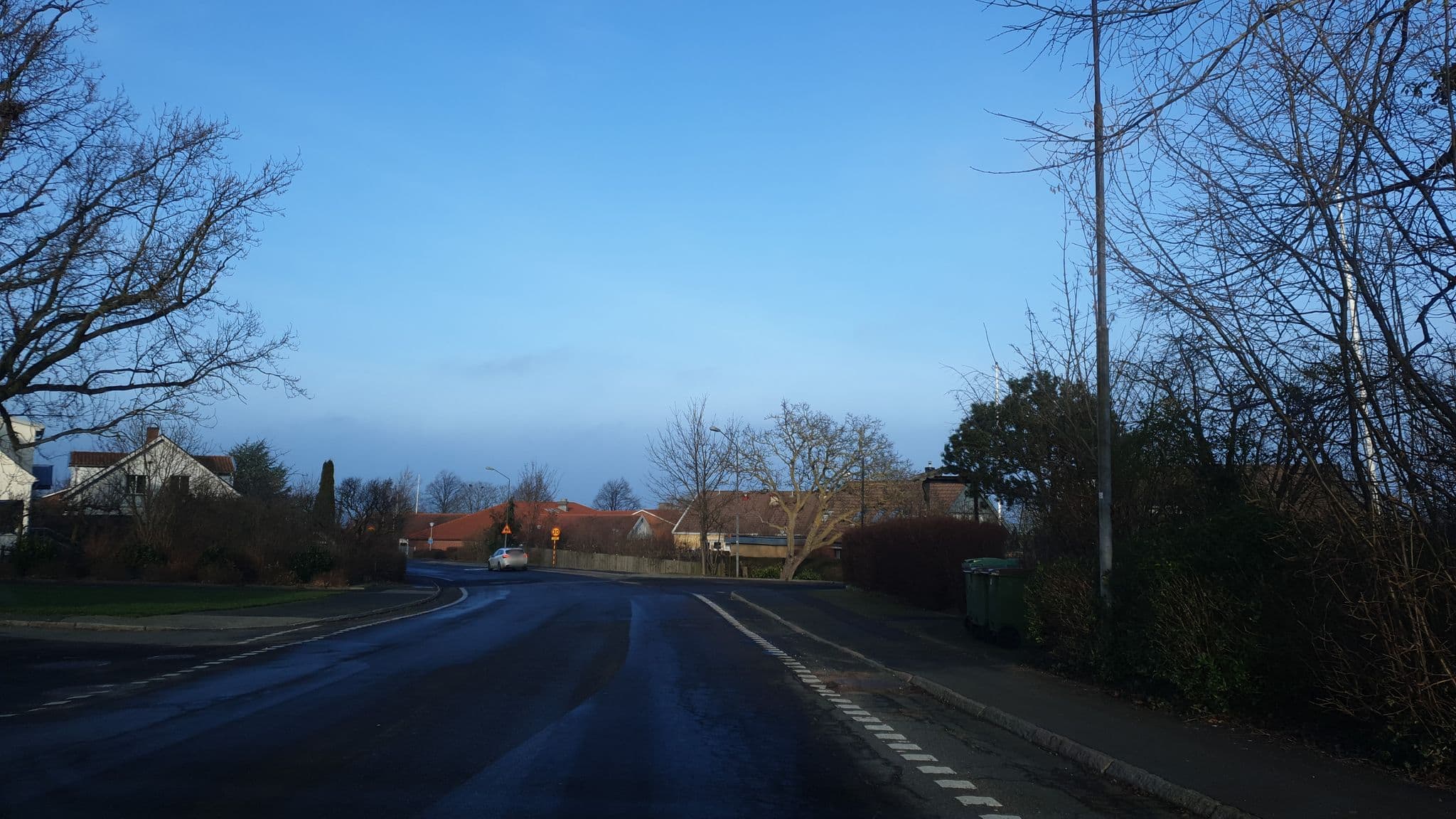 Street view near Hotell Hanöbris, Gärsnäs — © jopparn (CC BY-SA · Mapillary)